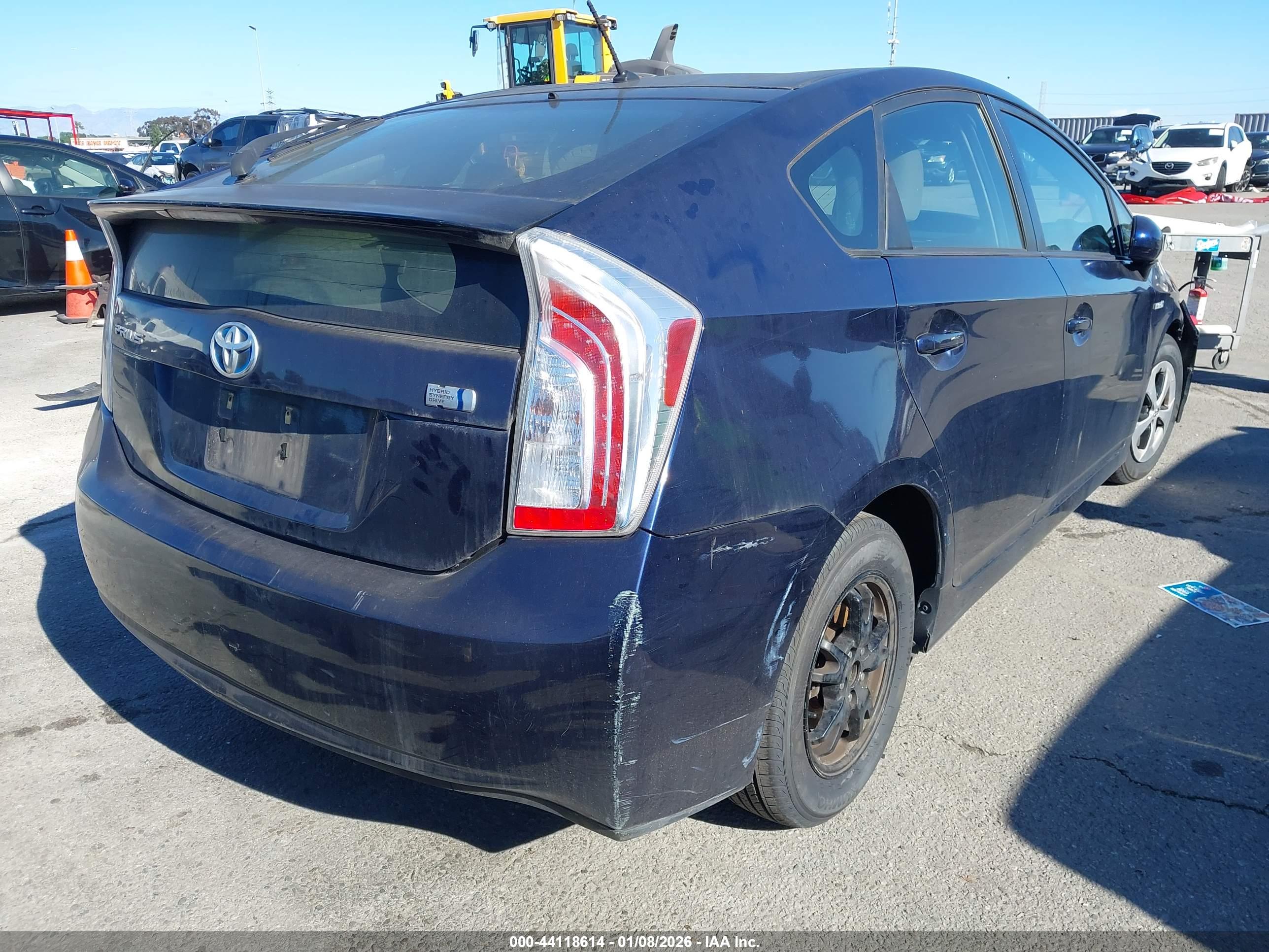 TOYOTA PRIUS image 4