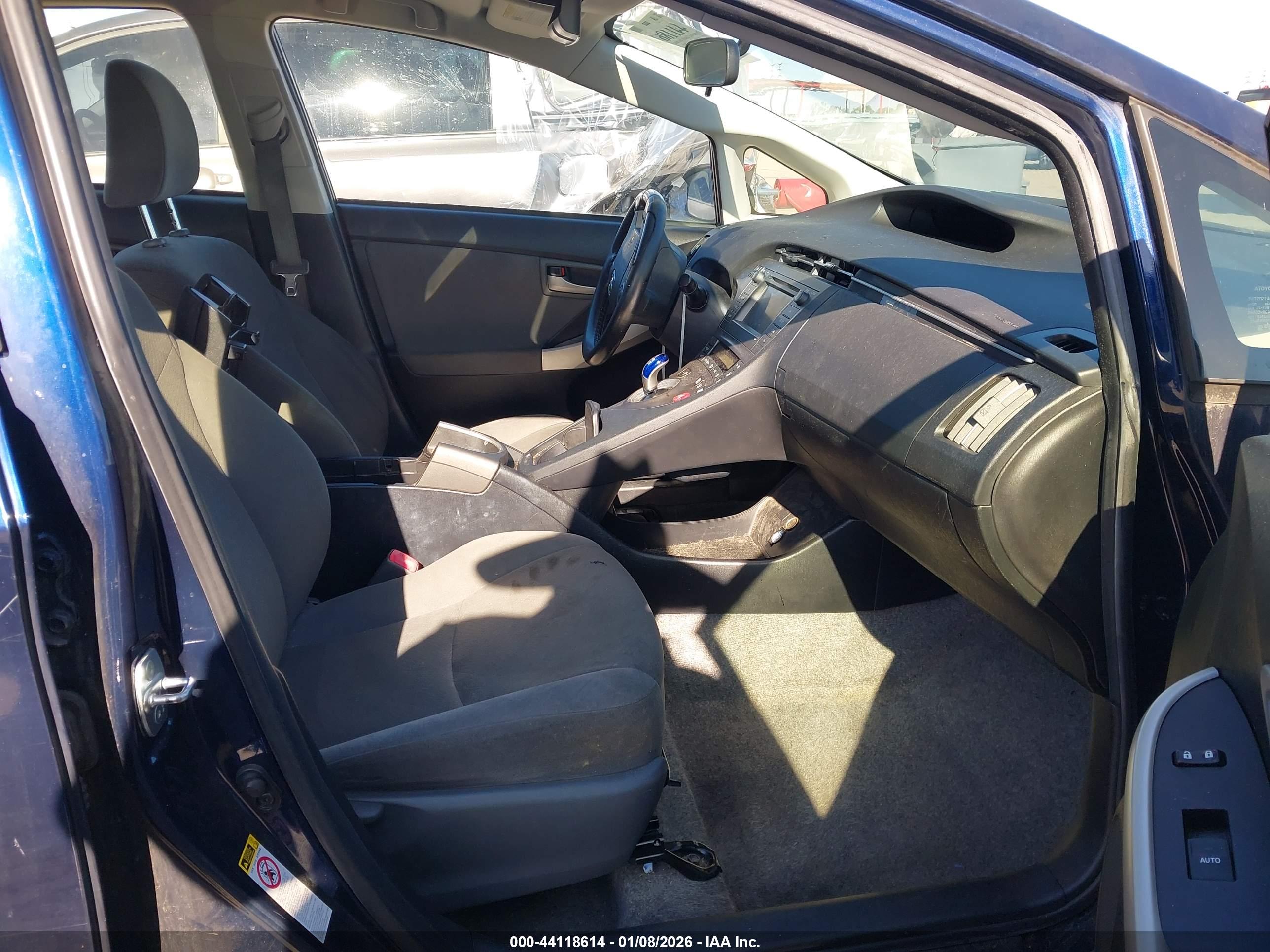 TOYOTA PRIUS image 5