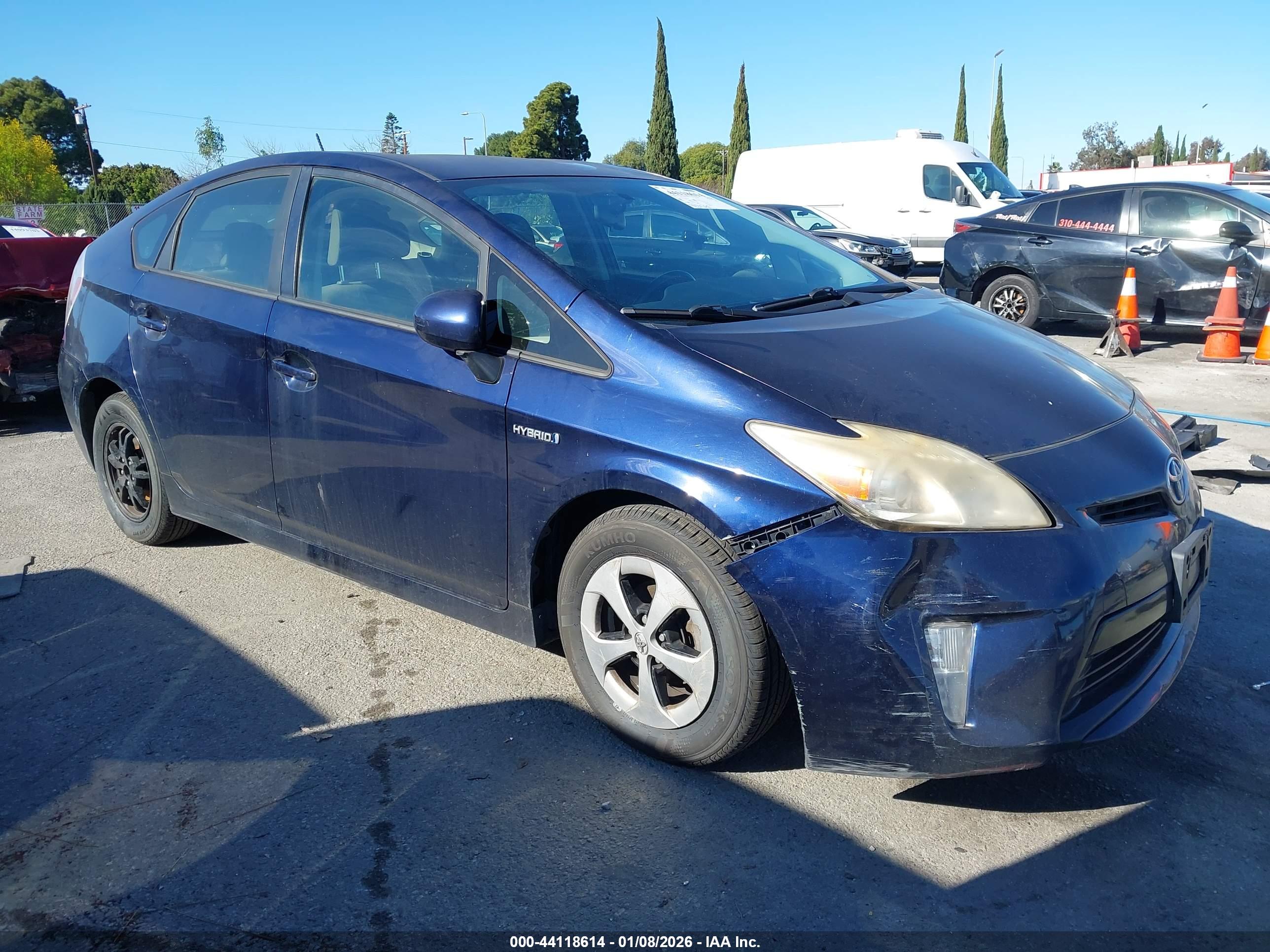 TOYOTA PRIUS image 6