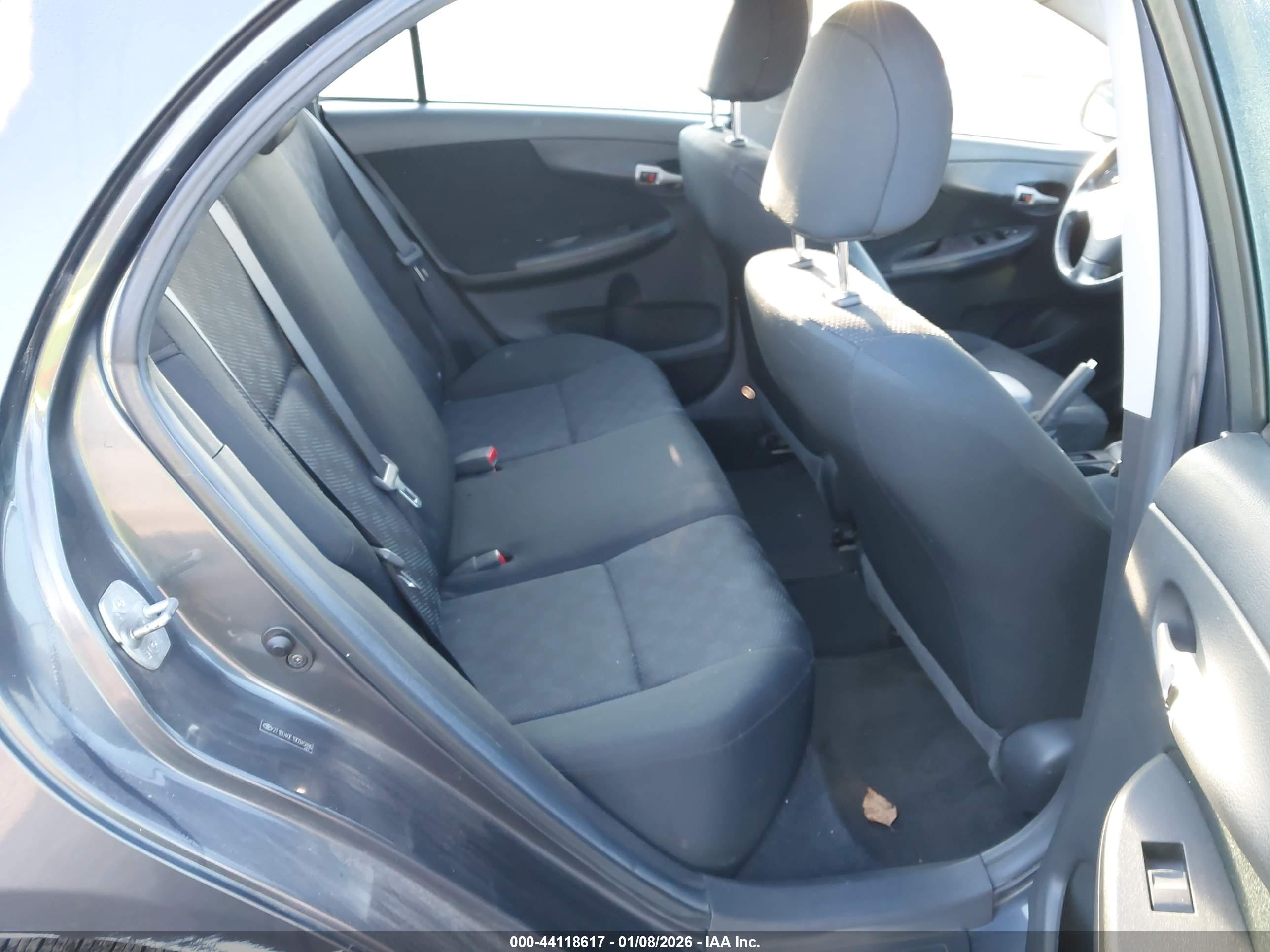 TOYOTA COROLLA image 8
