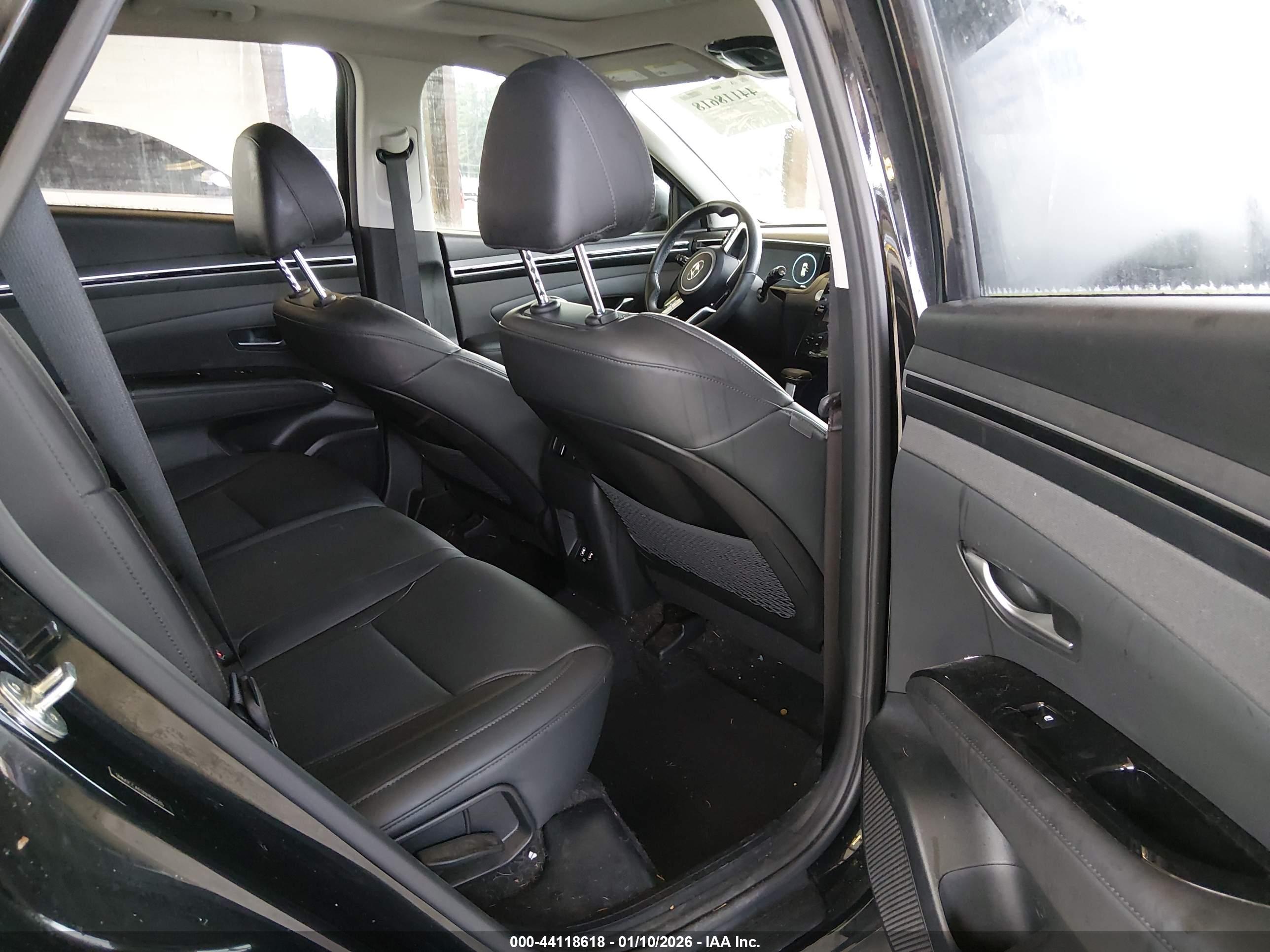 HYUNDAI TUCSON image 8