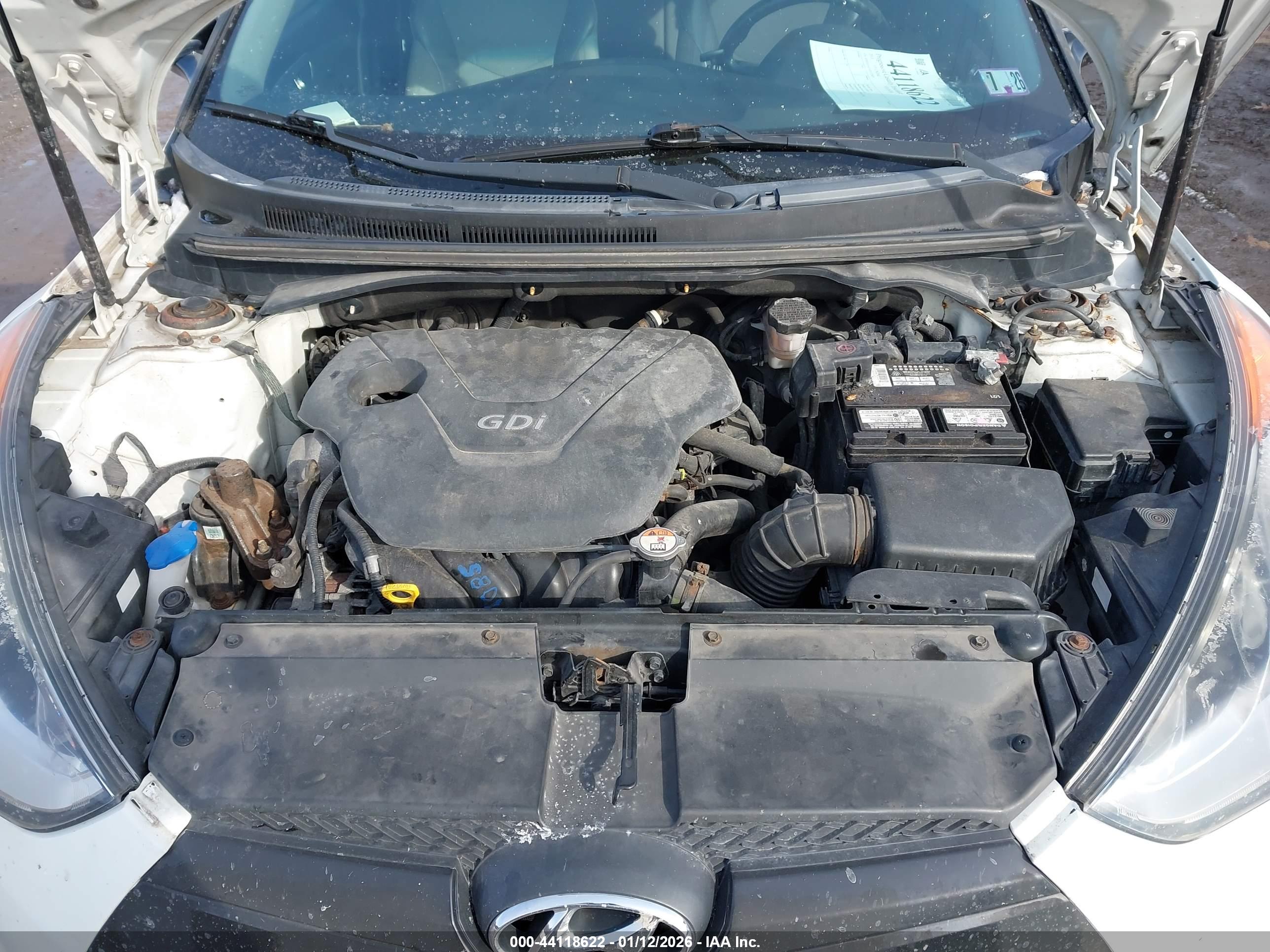 HYUNDAI VELOSTER image 10