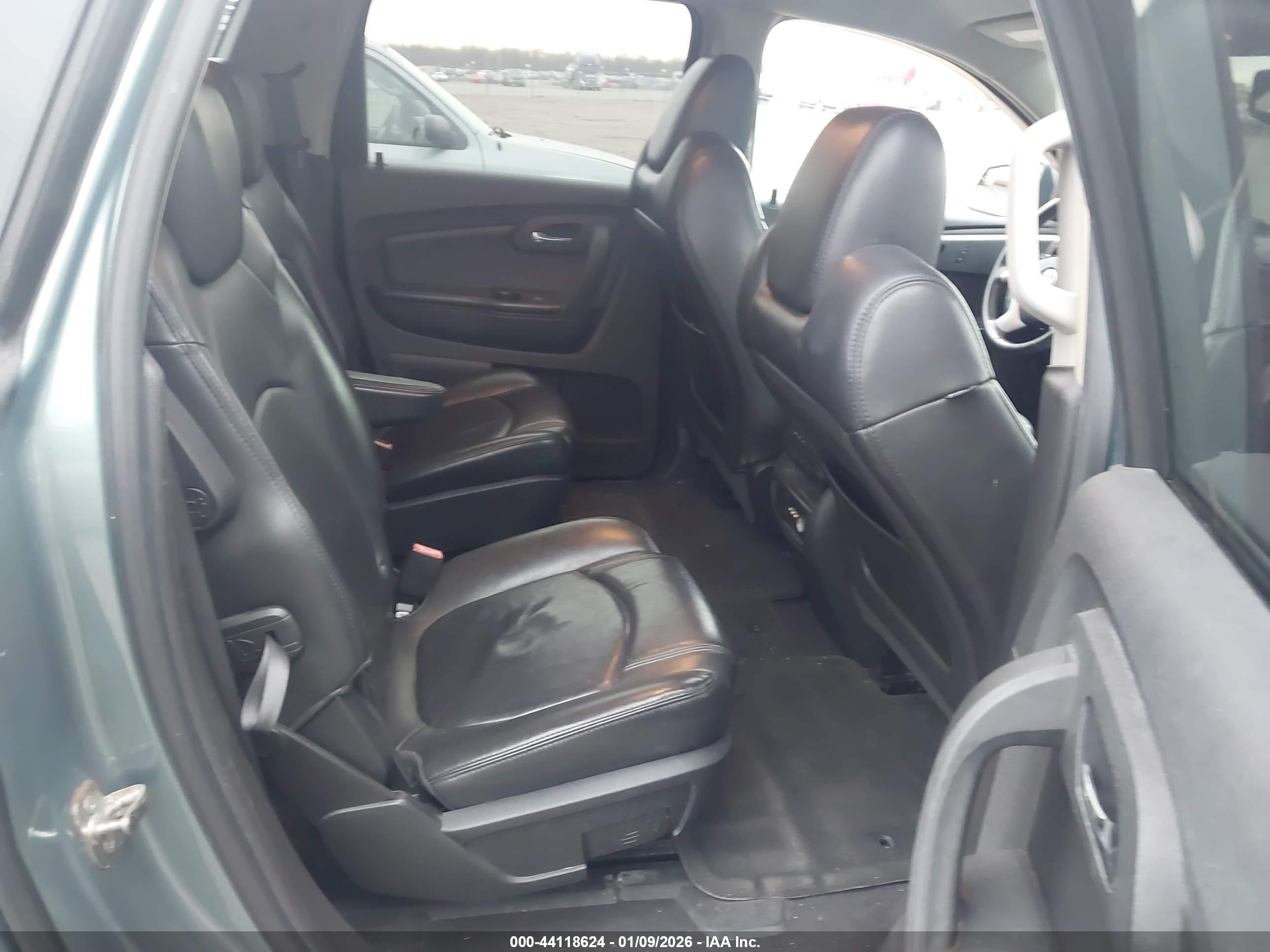 CHEVROLET TRAVERSE image 8
