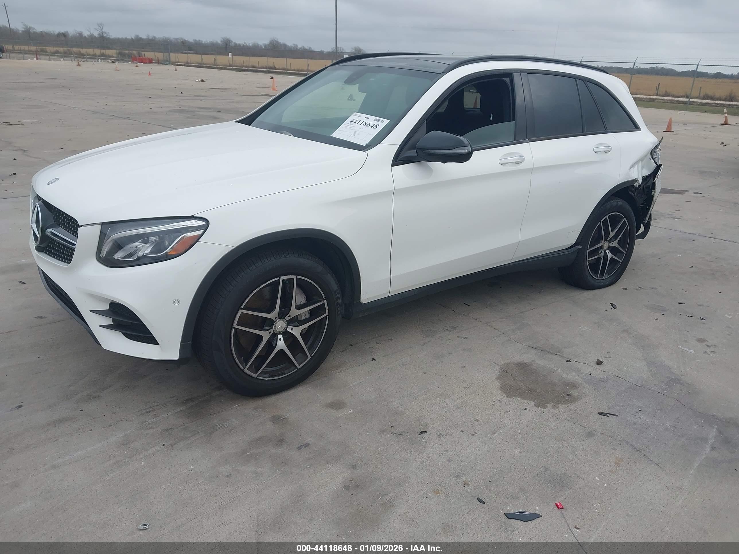 MERCEDES-BENZ GLC image 2