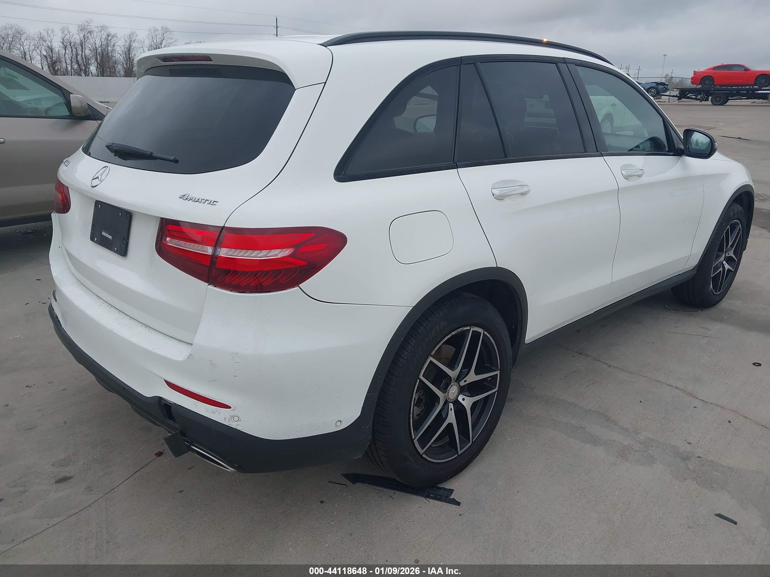 MERCEDES-BENZ GLC image 4