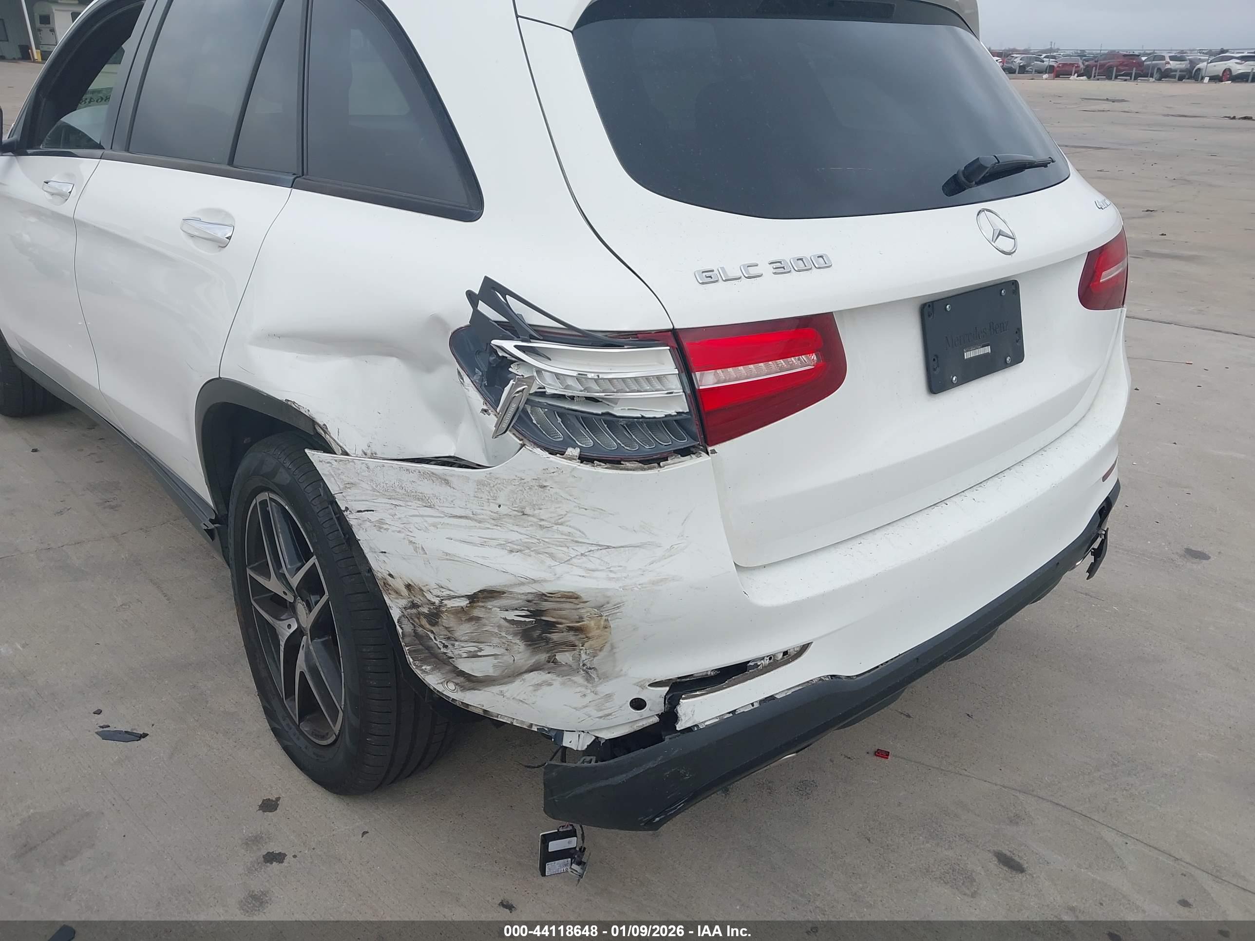 MERCEDES-BENZ GLC image 6