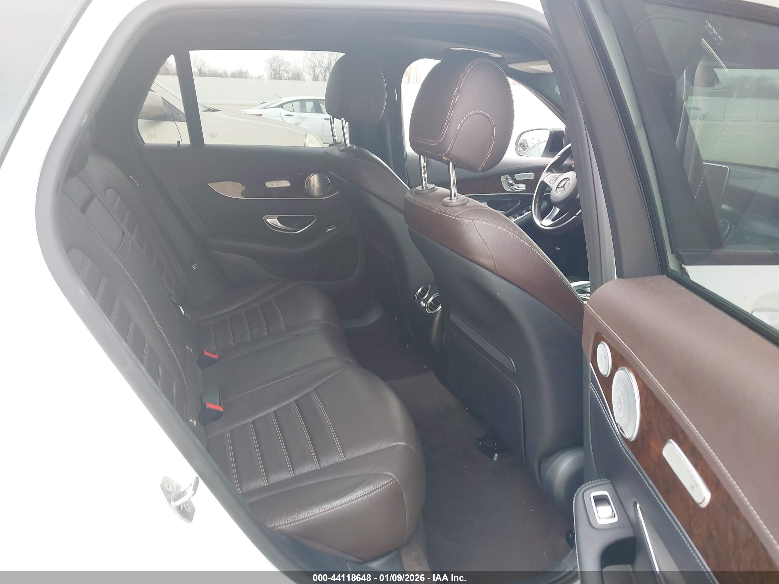 MERCEDES-BENZ GLC image 8