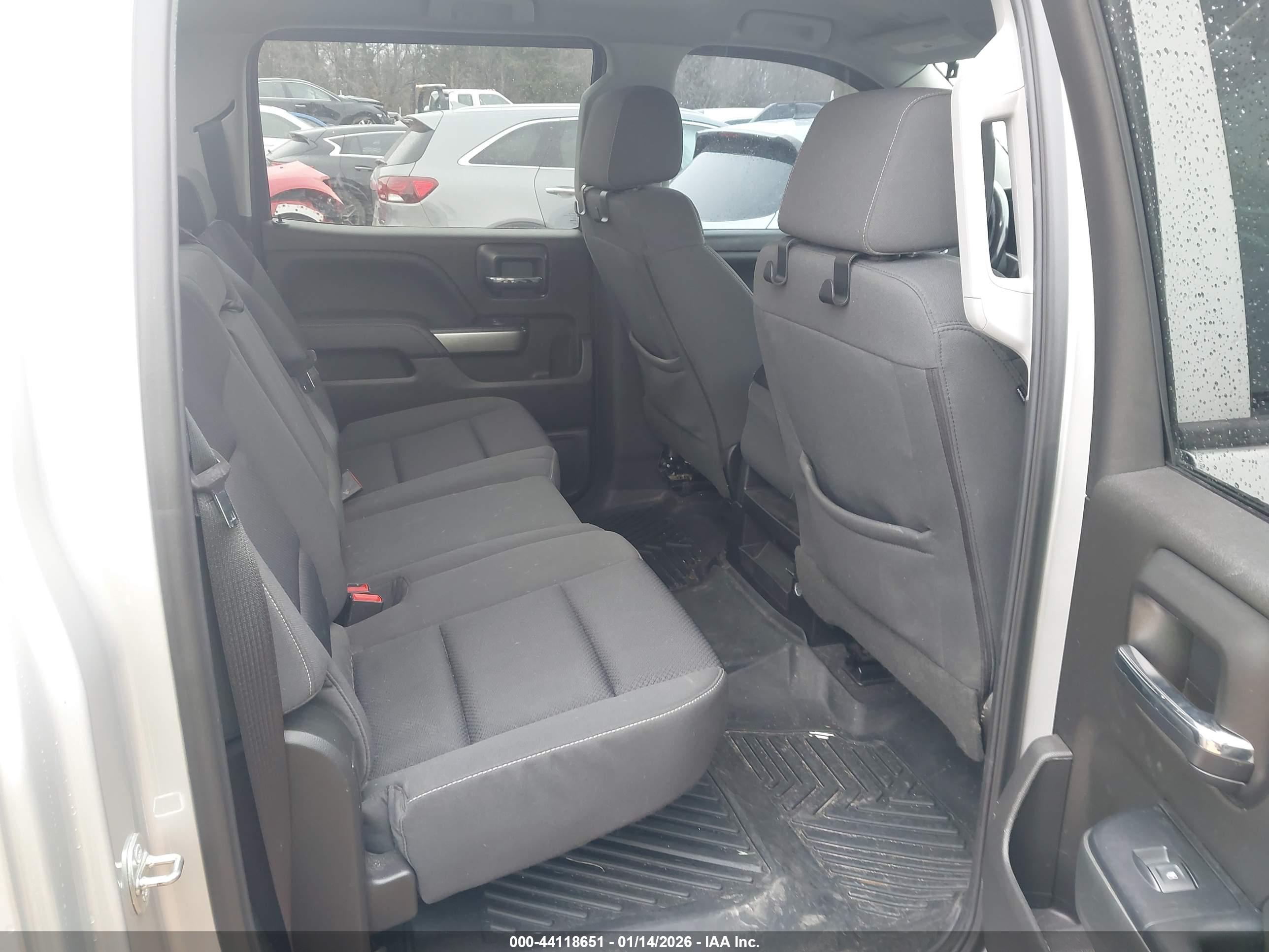 CHEVROLET SILVERADO image 8