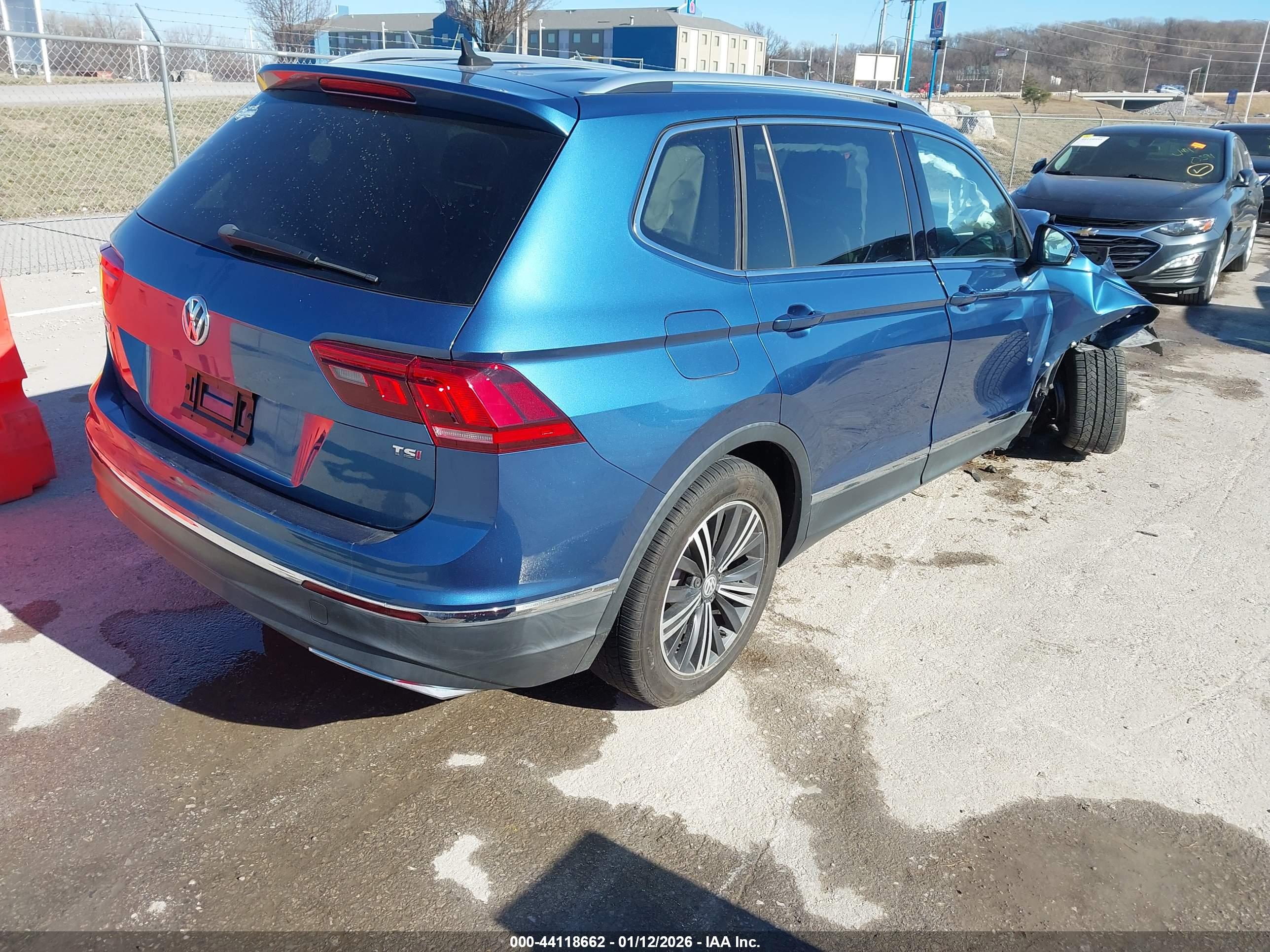 VOLKSWAGEN TIGUAN image 4