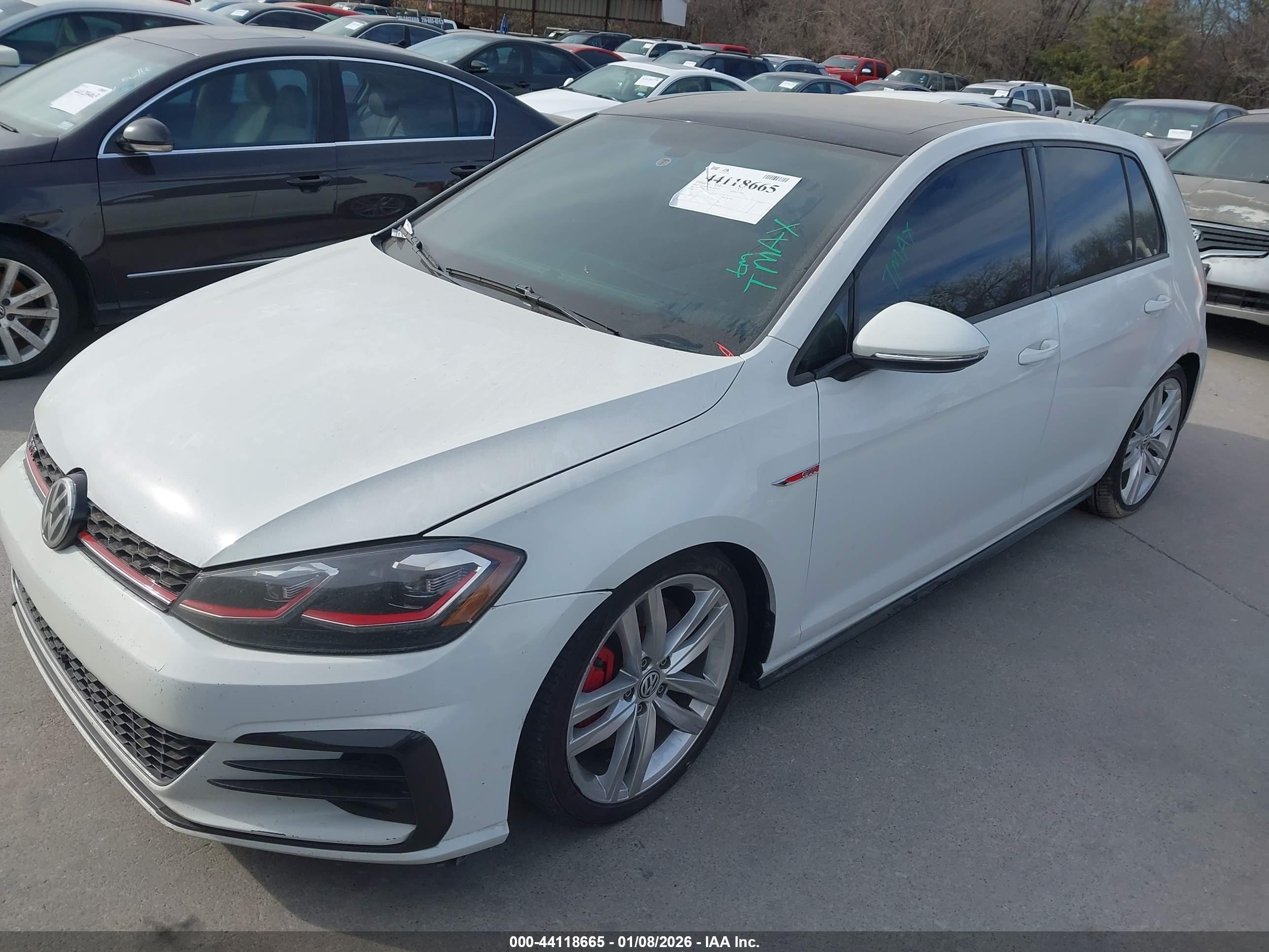 VOLKSWAGEN GOLF image 2