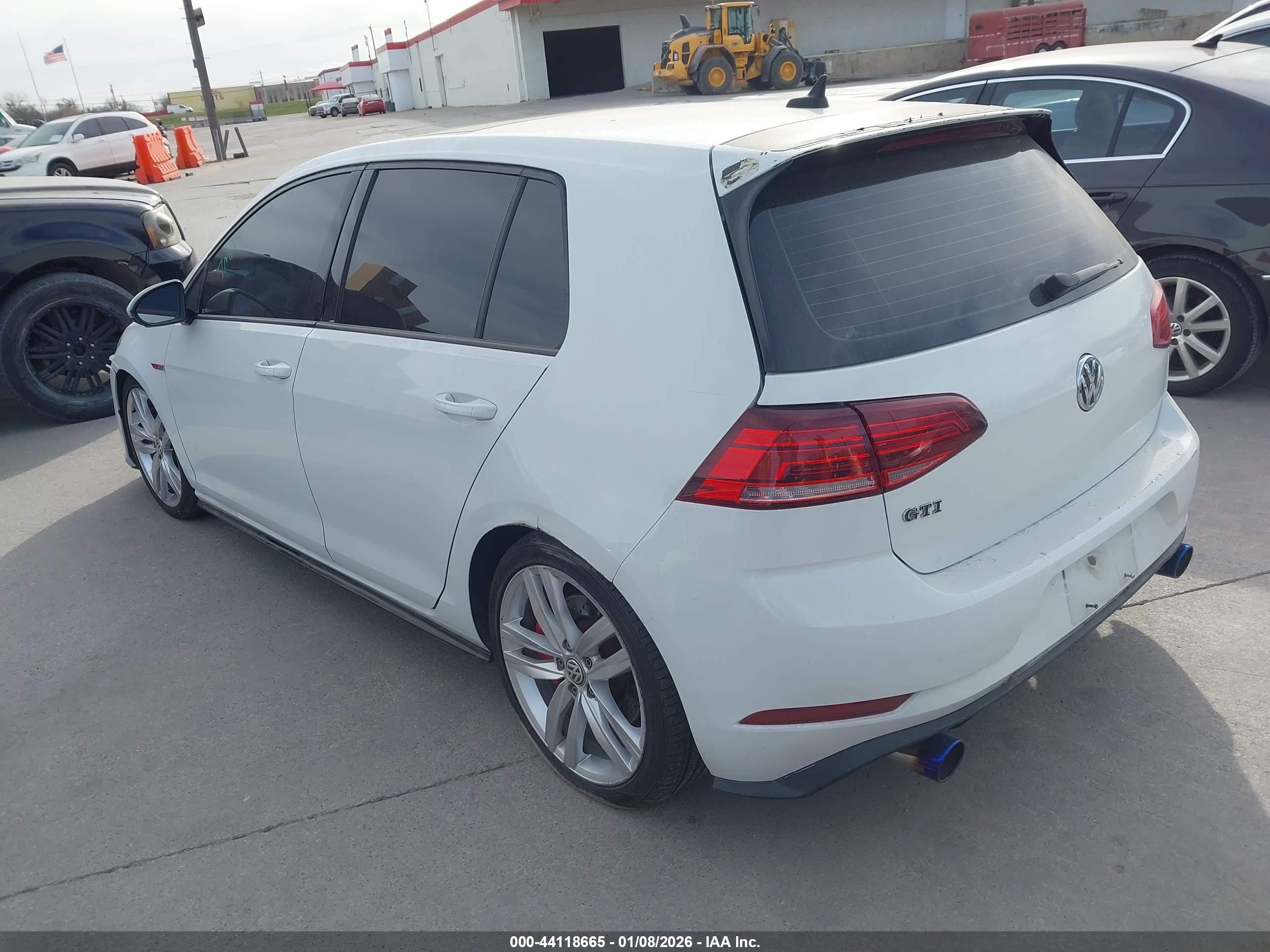 VOLKSWAGEN GOLF image 3