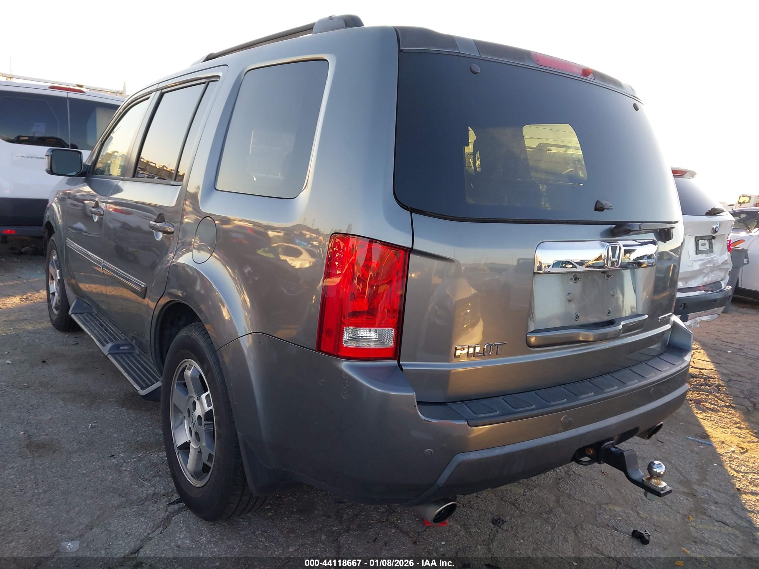 HONDA PILOT image 3