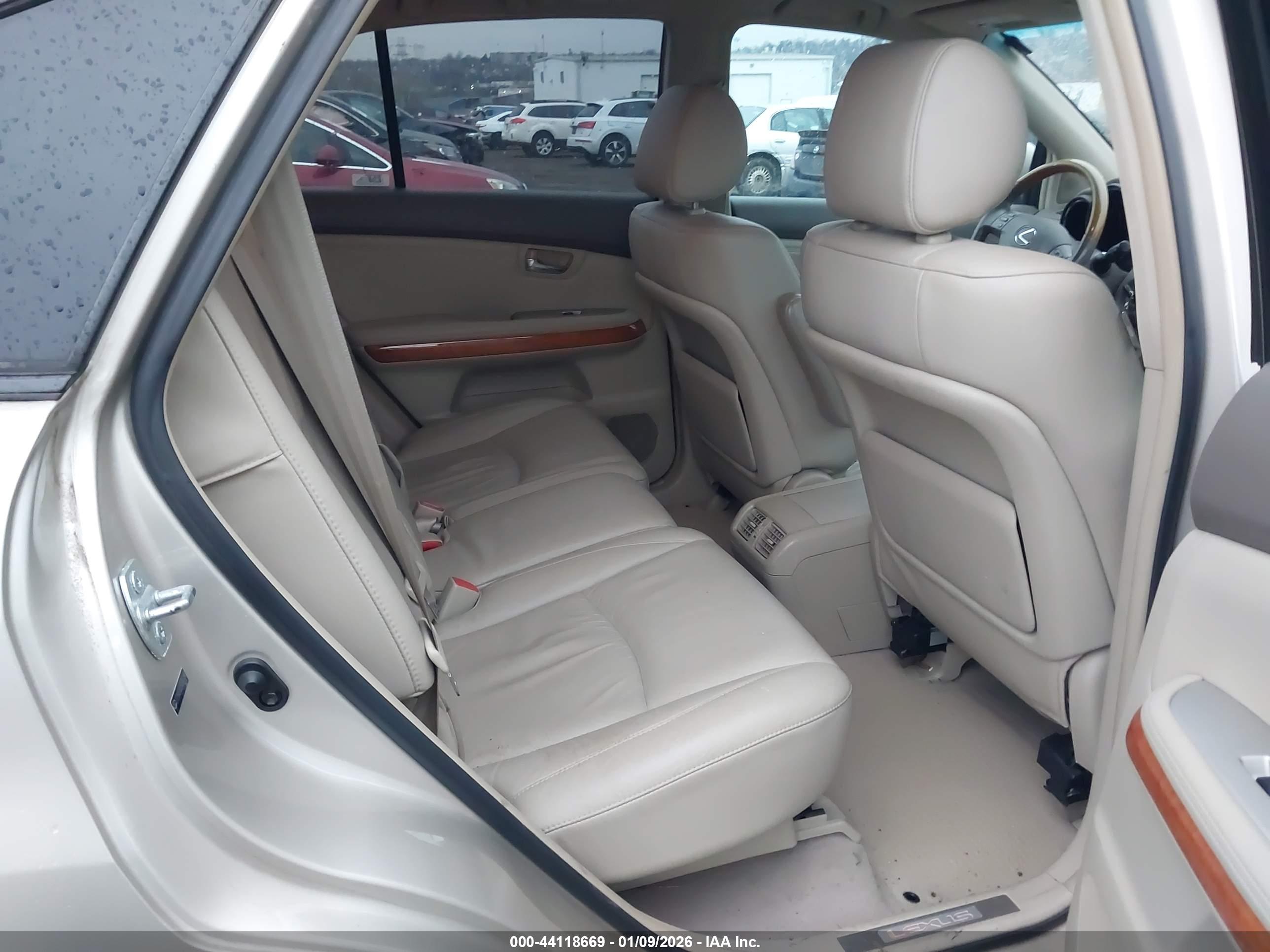 LEXUS RX image 8