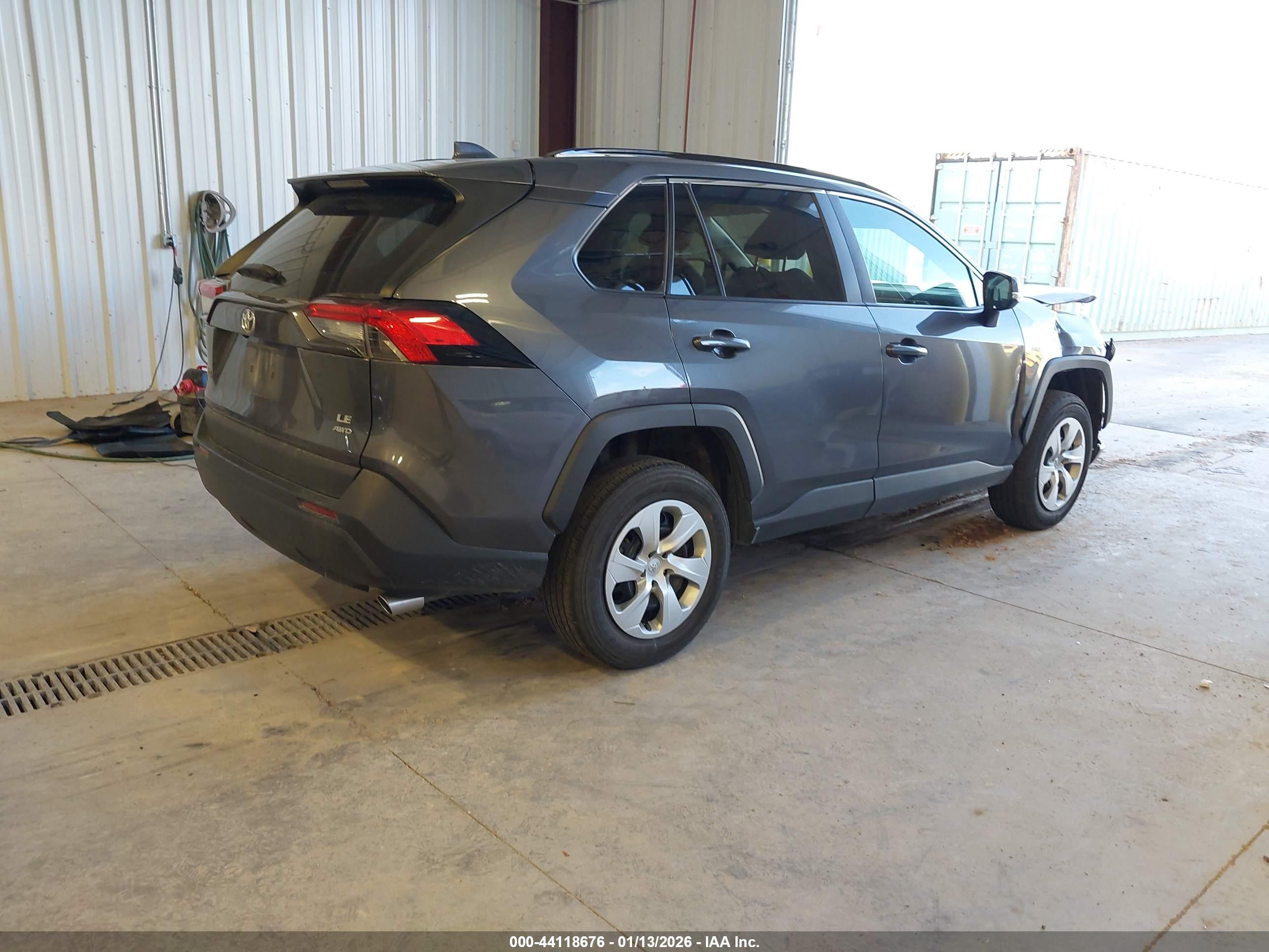 TOYOTA RAV4 image 4