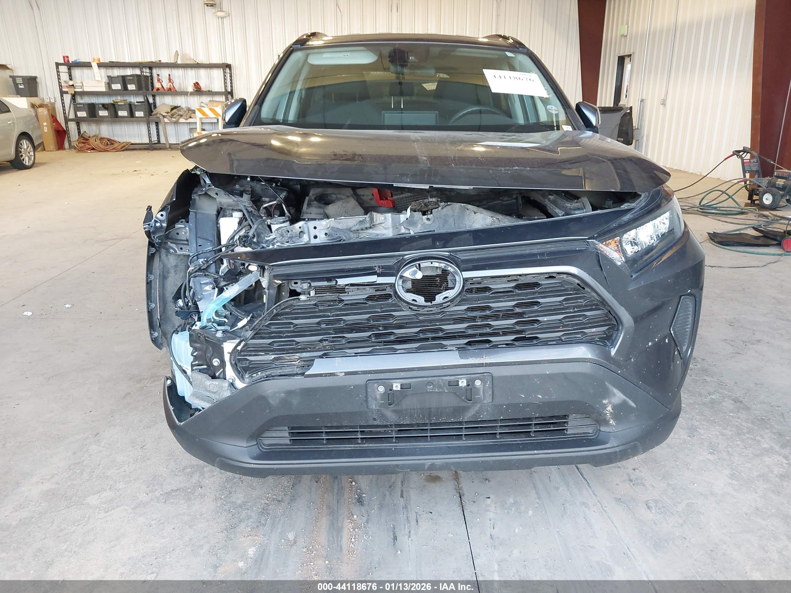 TOYOTA RAV4 image 6