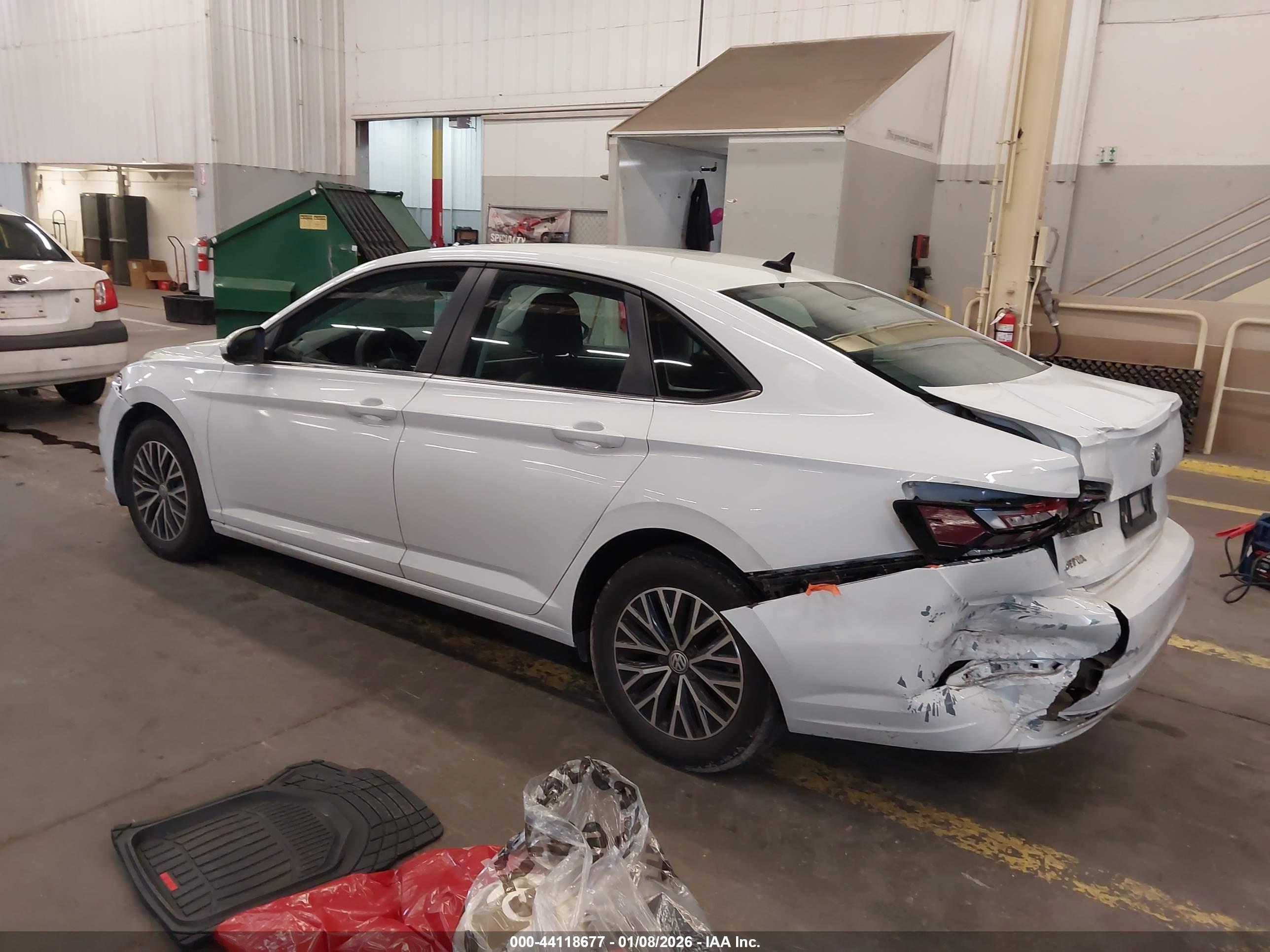 VOLKSWAGEN JETTA image 3