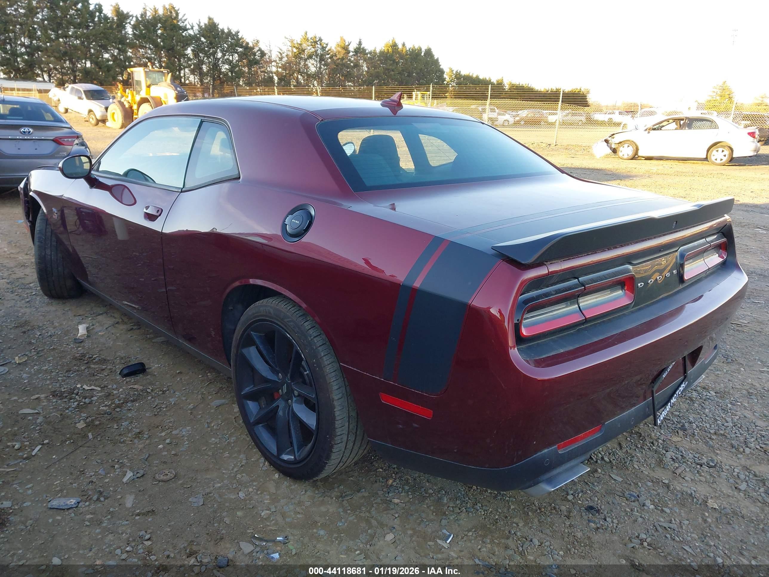 DODGE CHALLENGER image 3