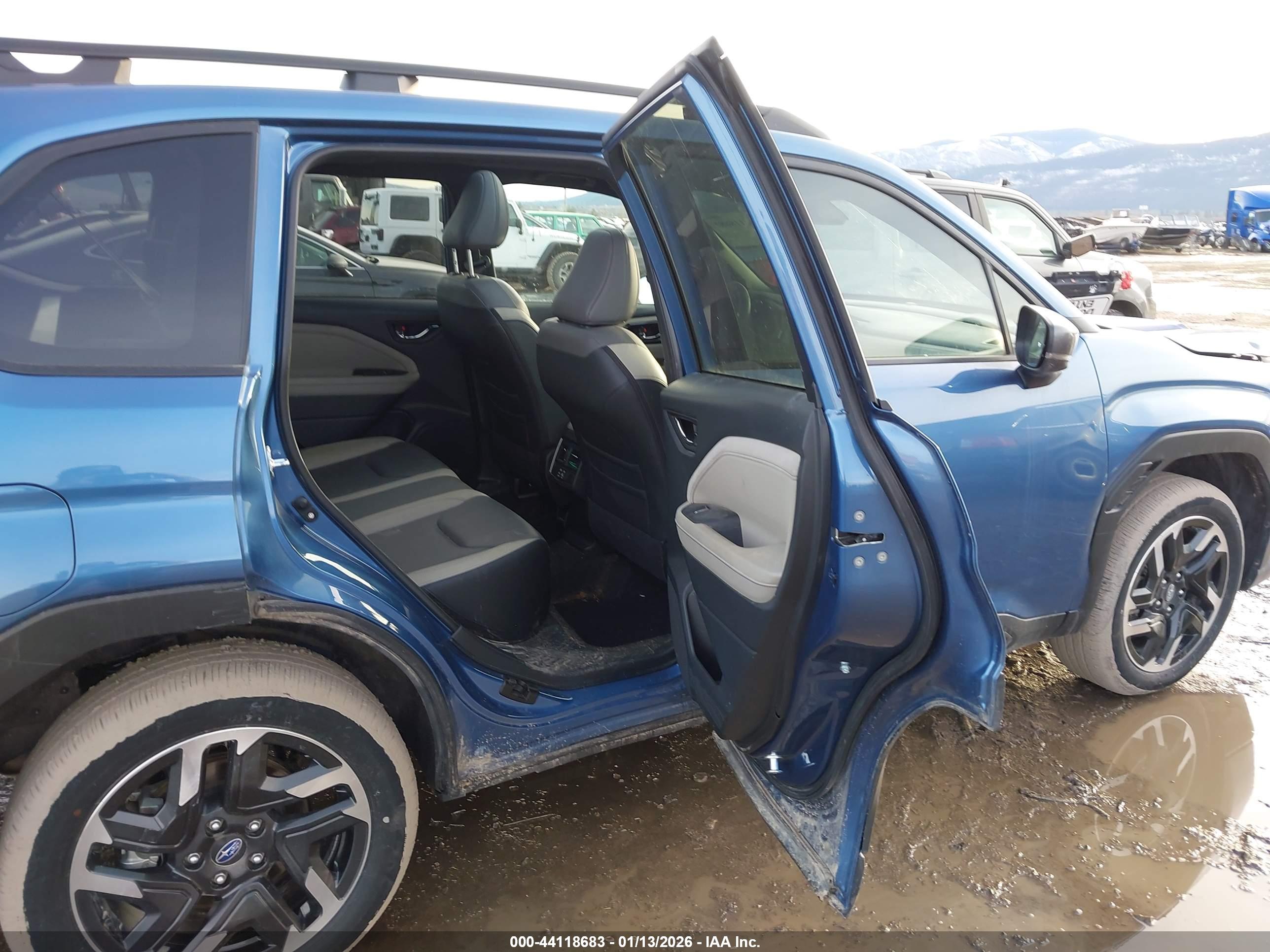 SUBARU FORESTER image 8