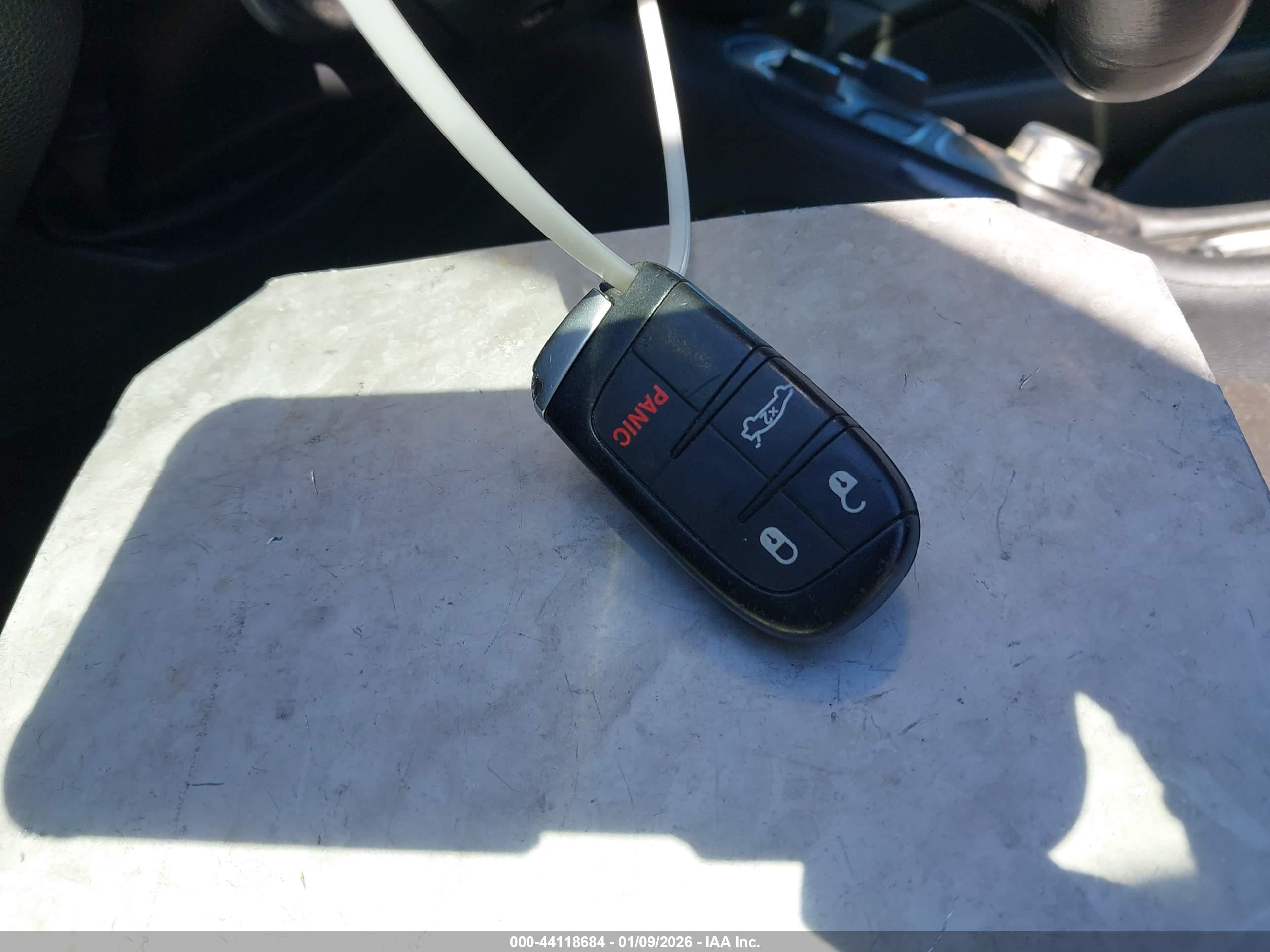 CHRYSLER 200 image 11