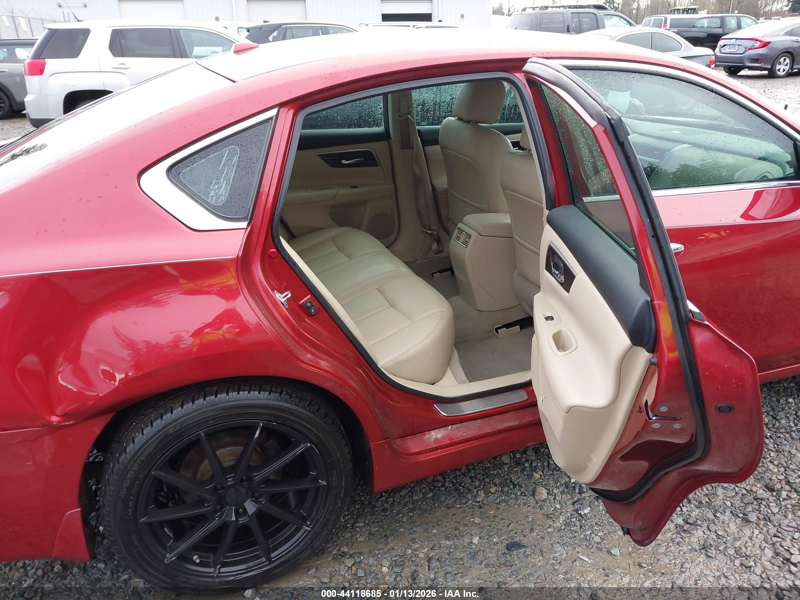 NISSAN ALTIMA image 8