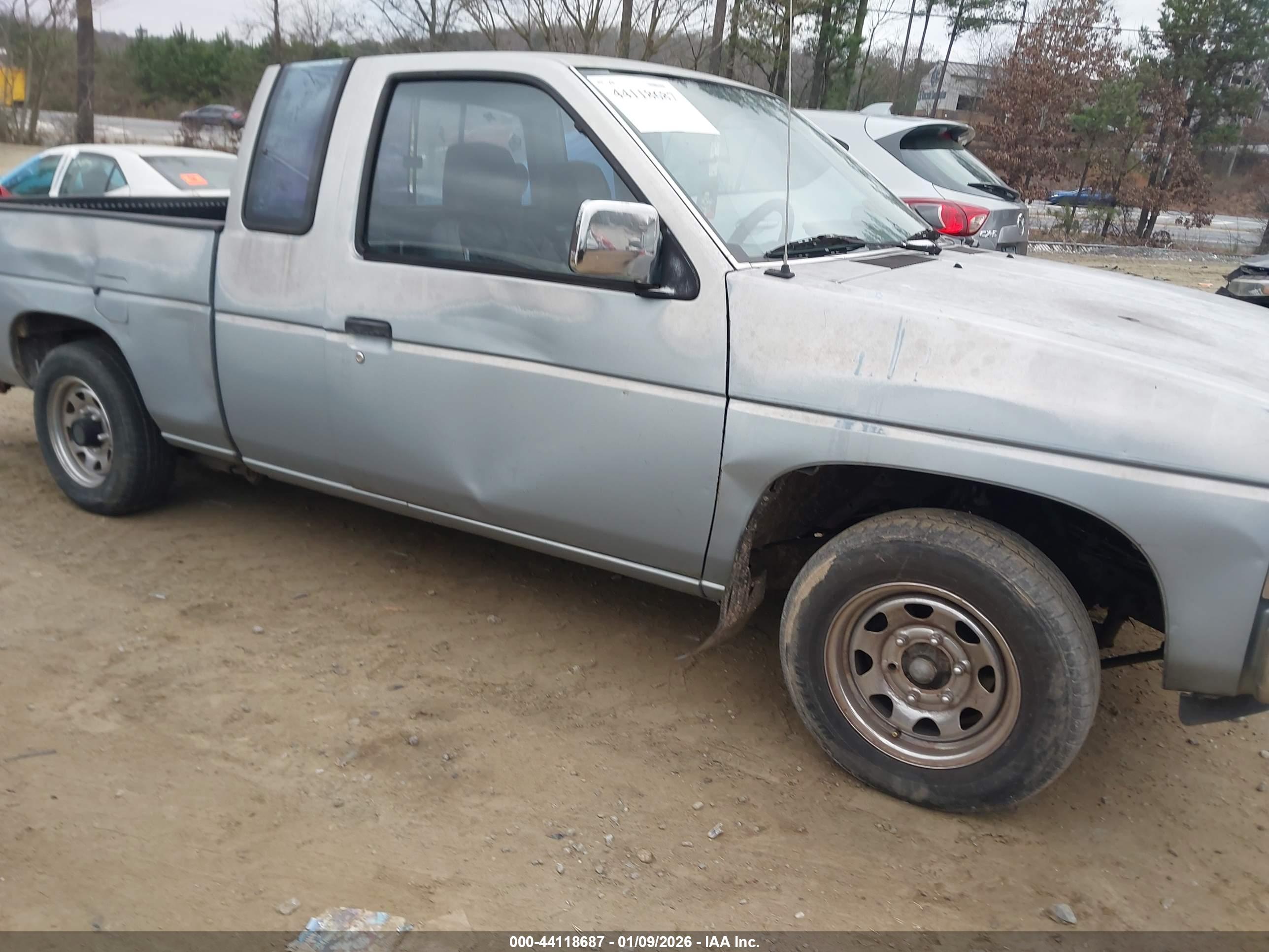 NISSAN TRUCK image 6