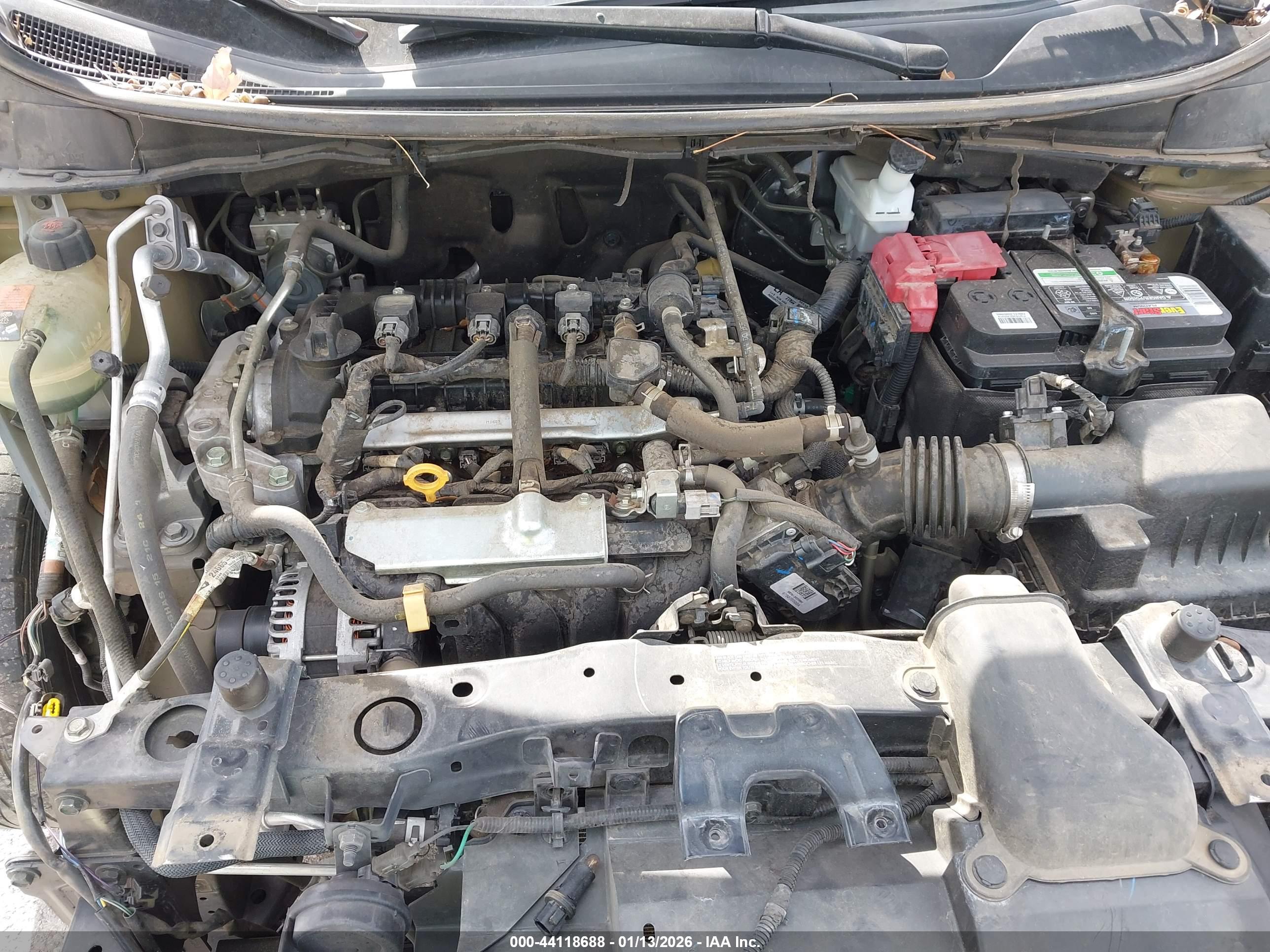 NISSAN VERSA image 10