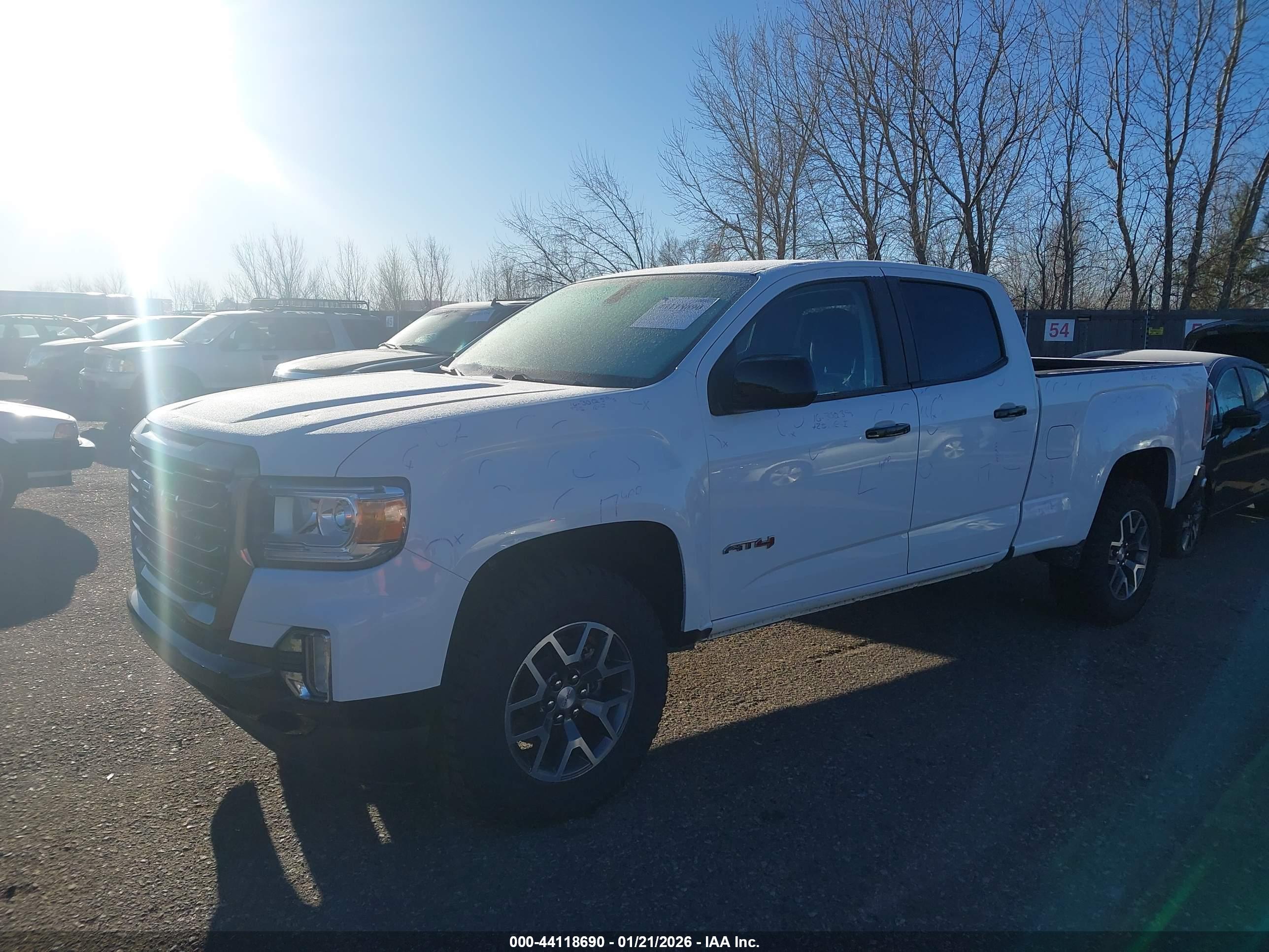 GMC CANYON image 2
