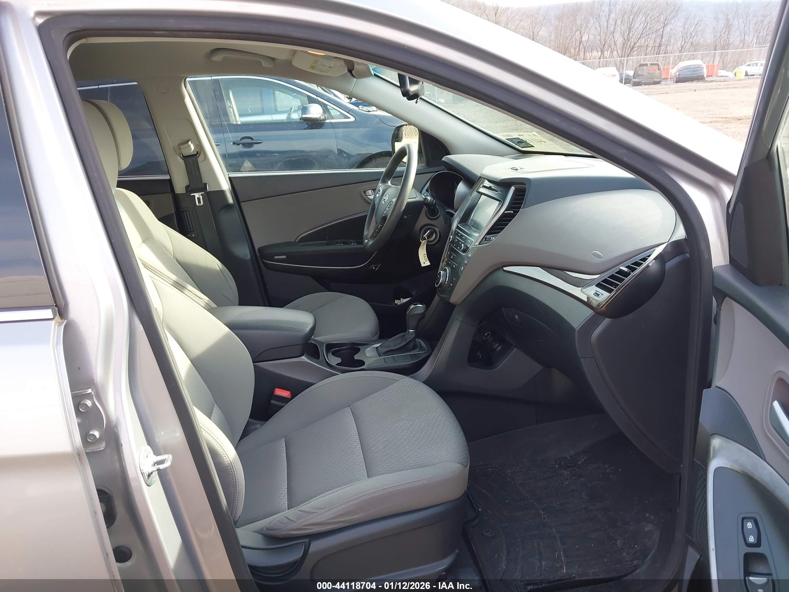 HYUNDAI SANTA image 5