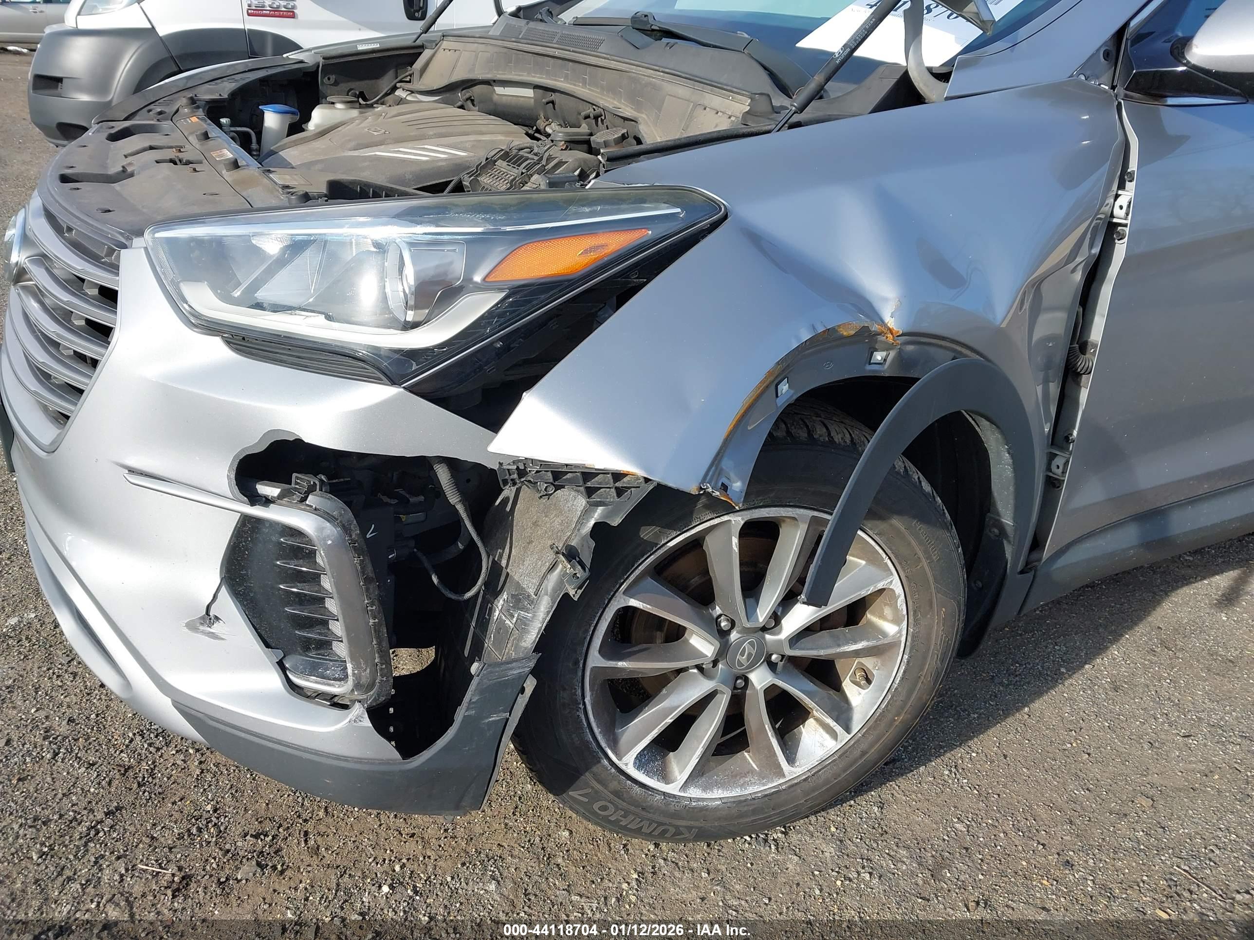 HYUNDAI SANTA image 6