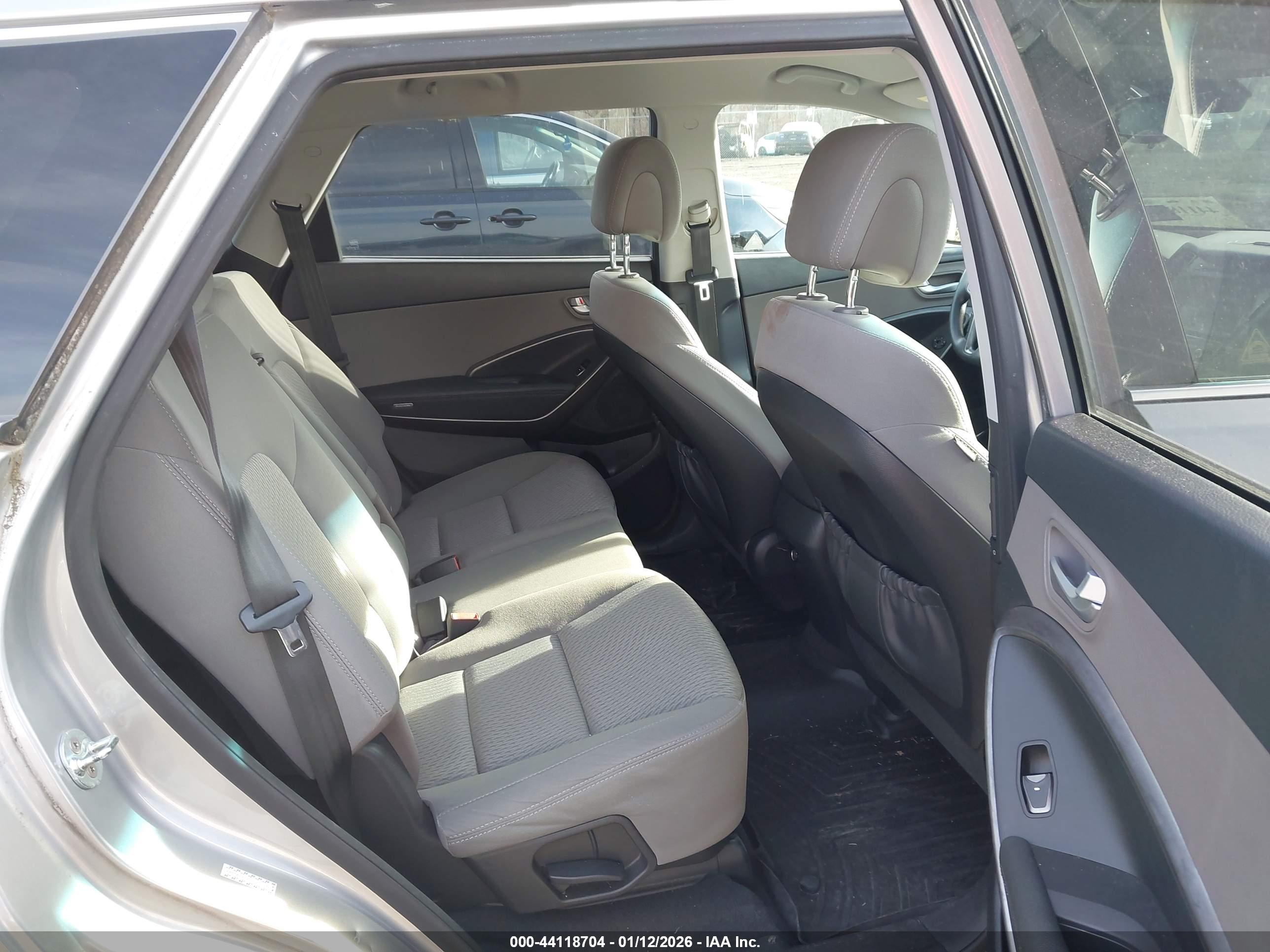 HYUNDAI SANTA image 8