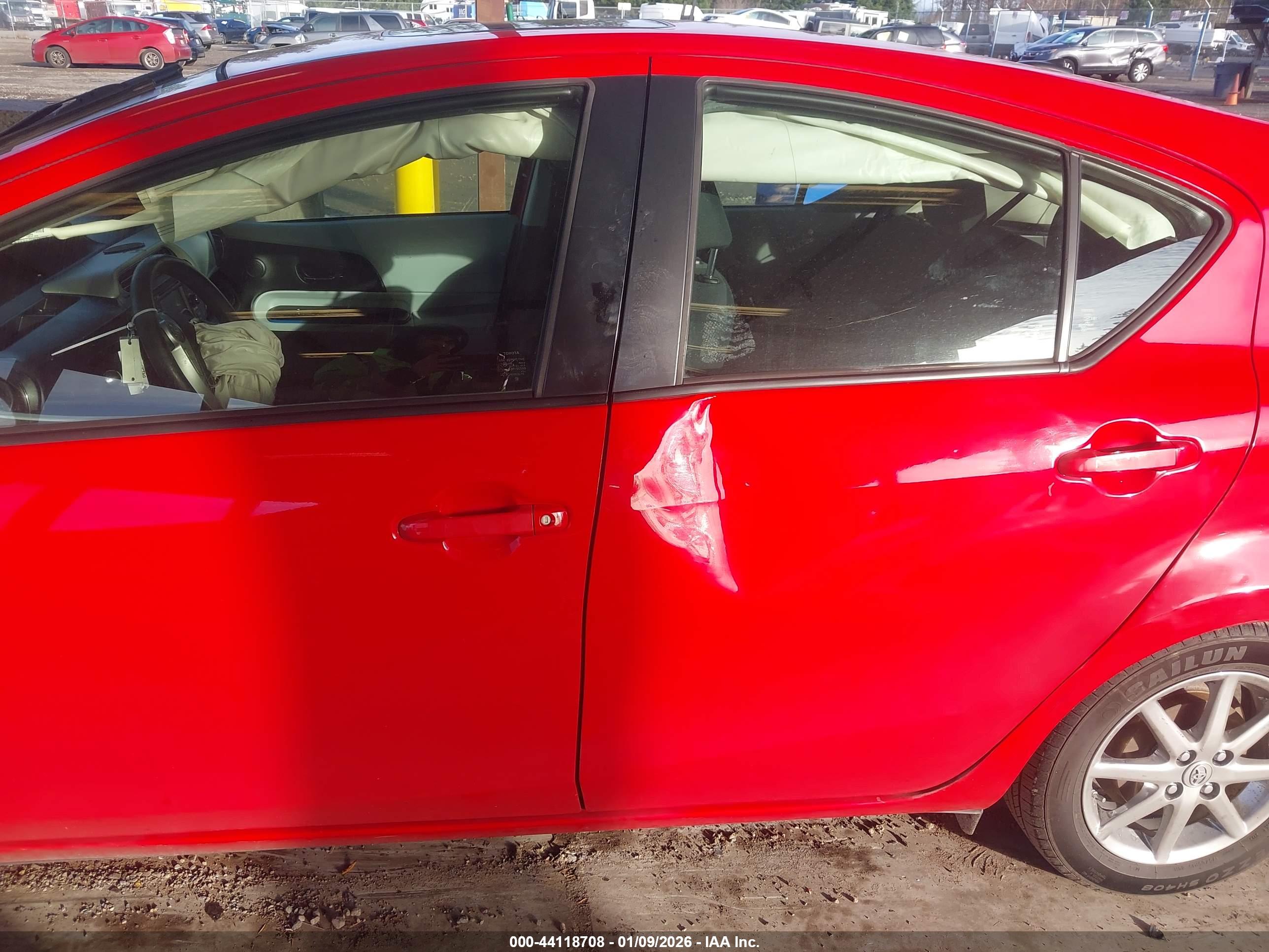TOYOTA PRIUS image 6