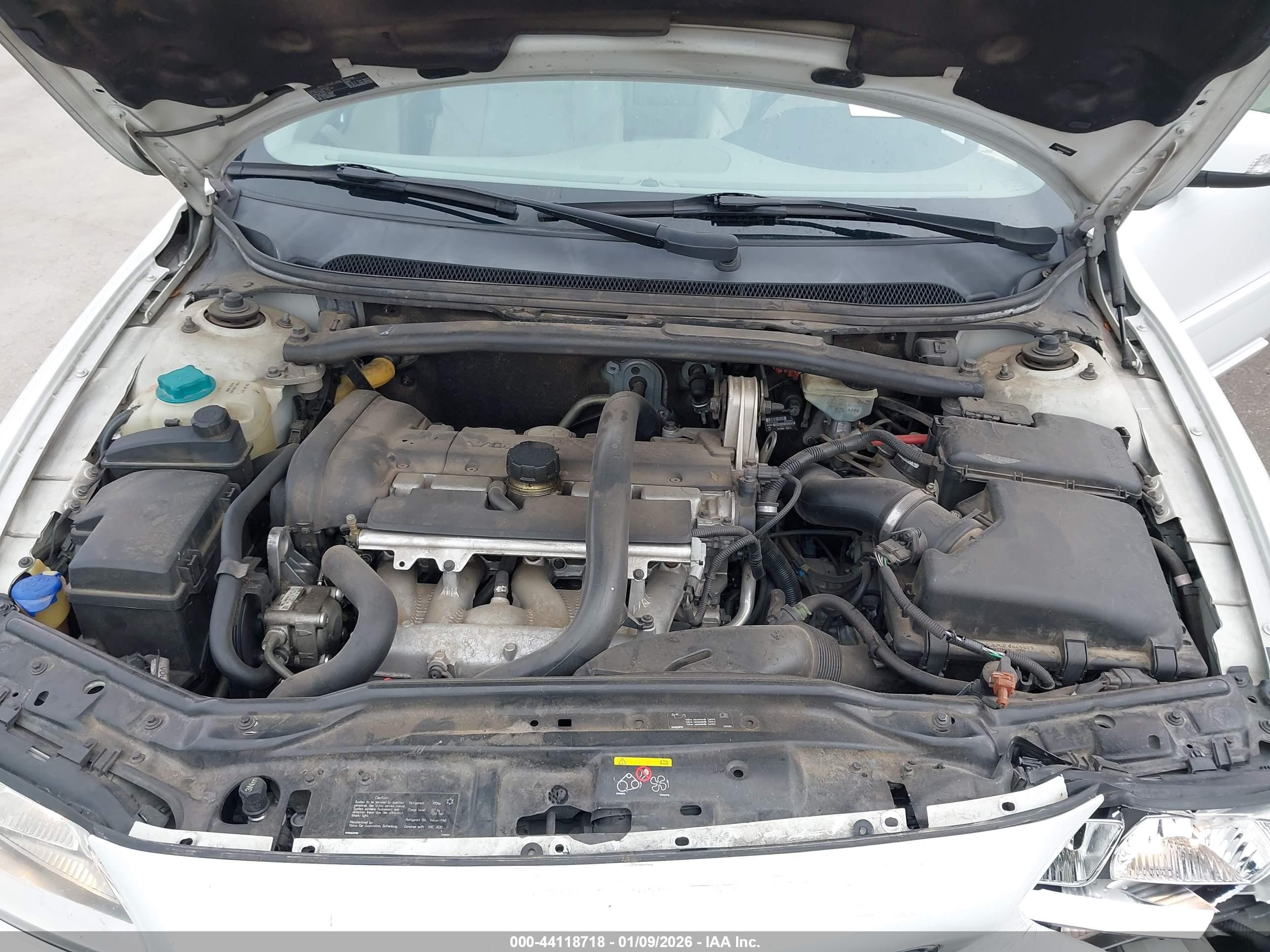 VOLVO S60 image 10