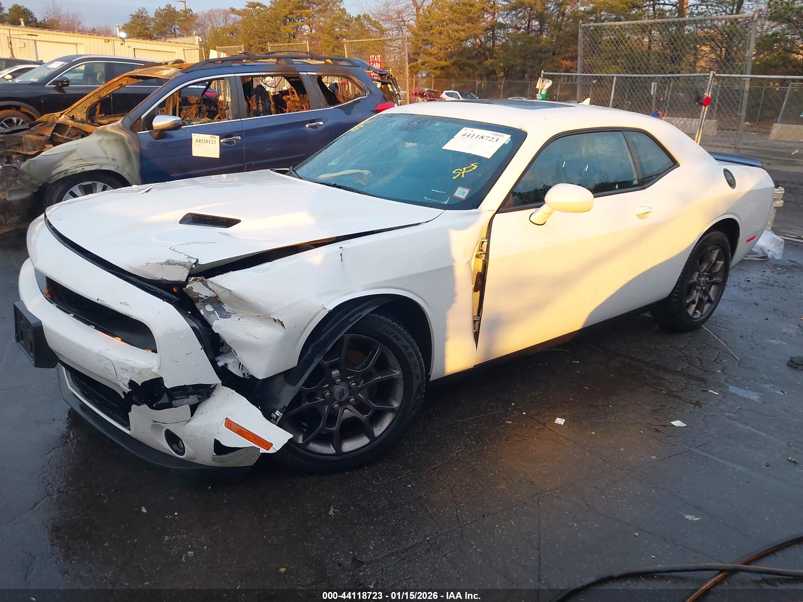 DODGE CHALLENGER image 2