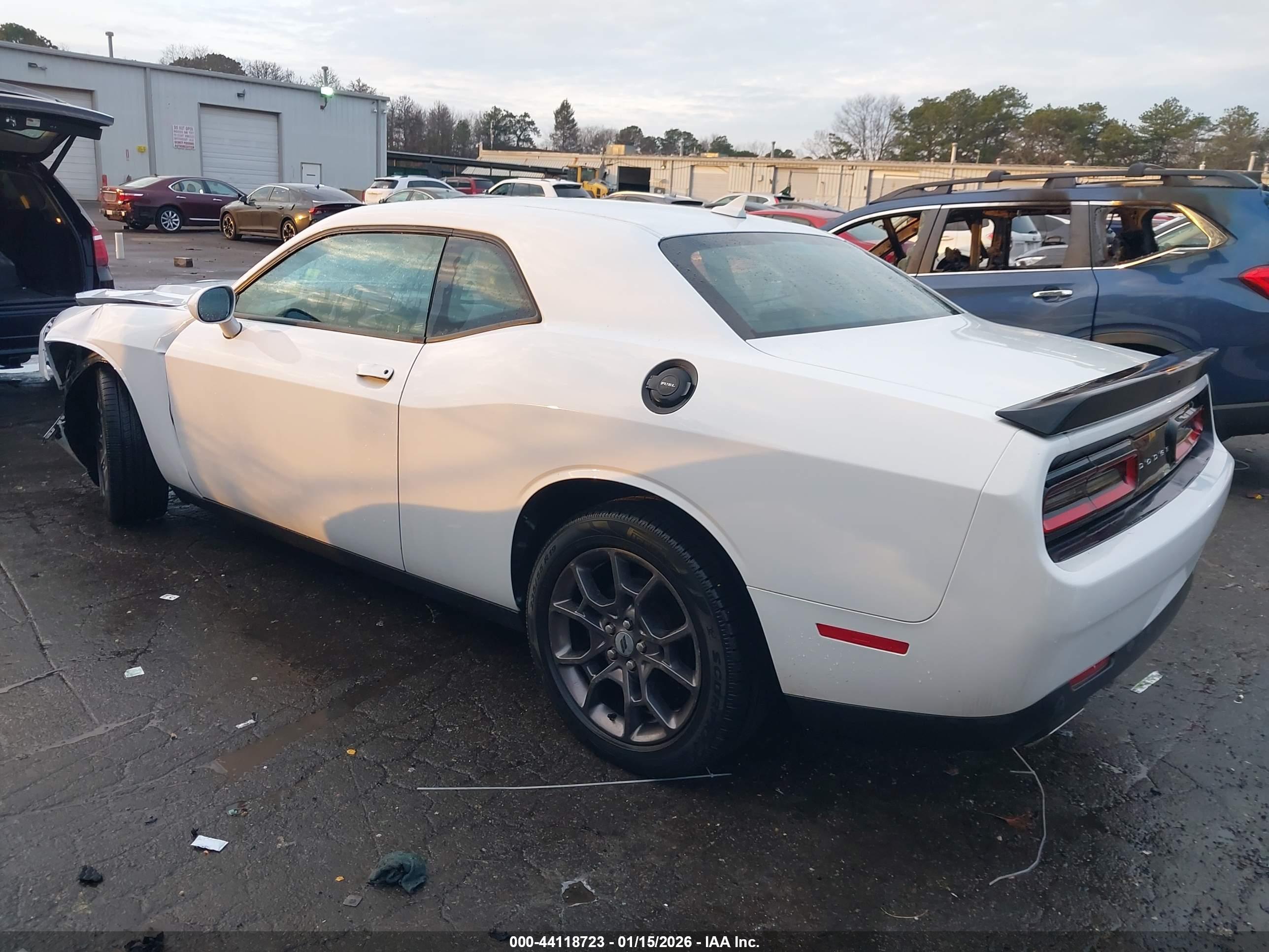 DODGE CHALLENGER image 3