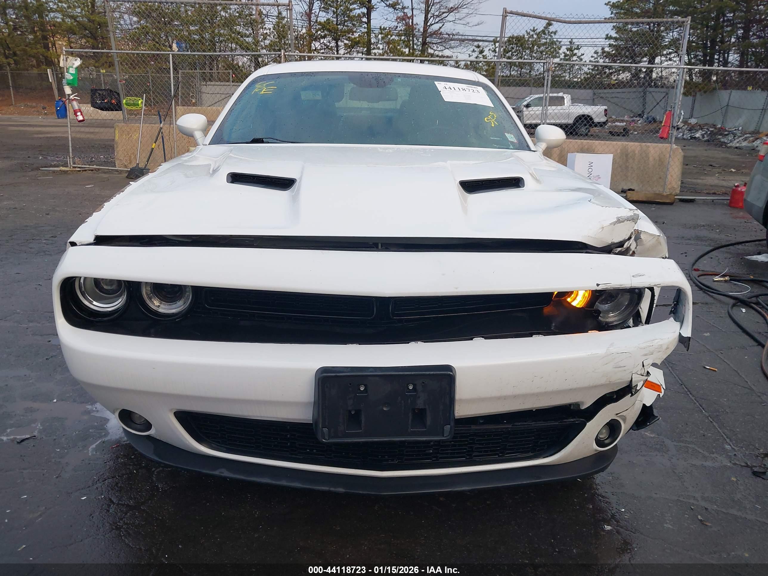 DODGE CHALLENGER image 6