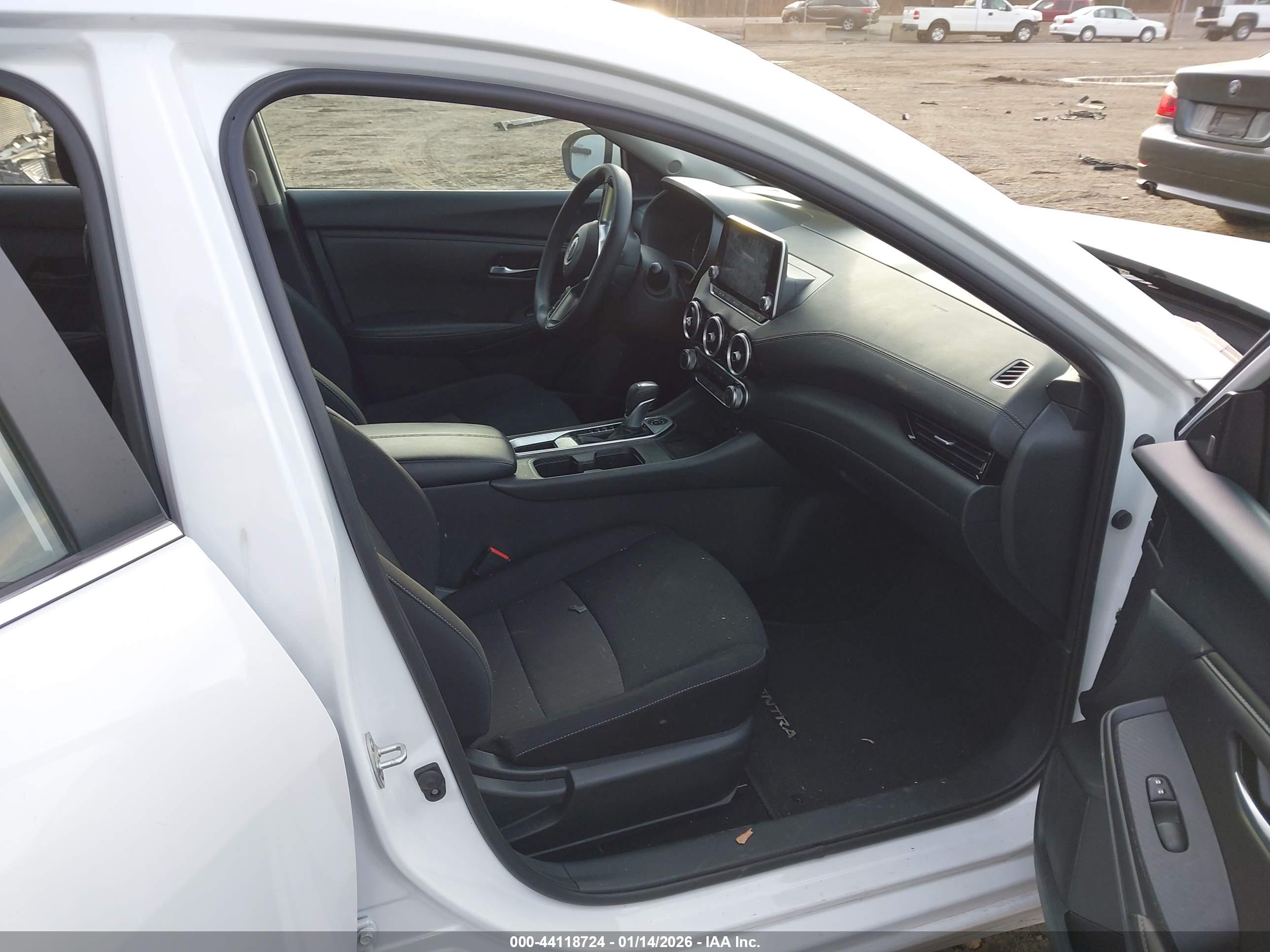 NISSAN SENTRA image 5