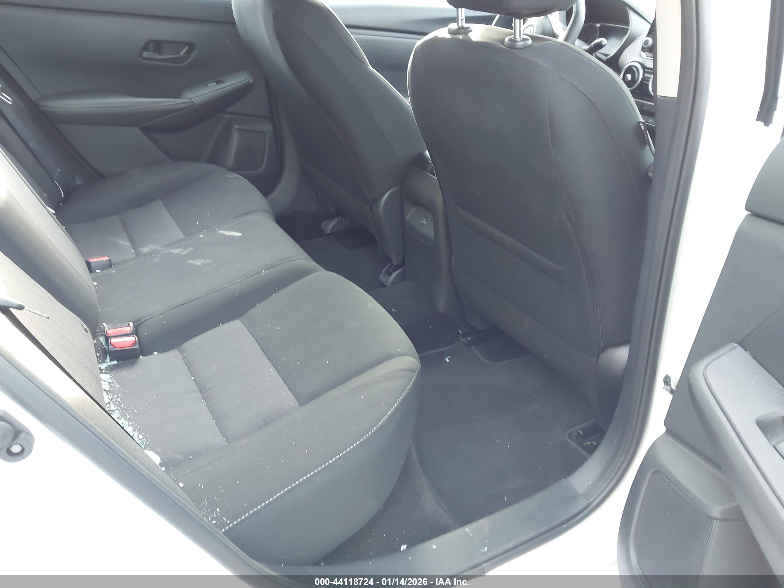 NISSAN SENTRA image 8