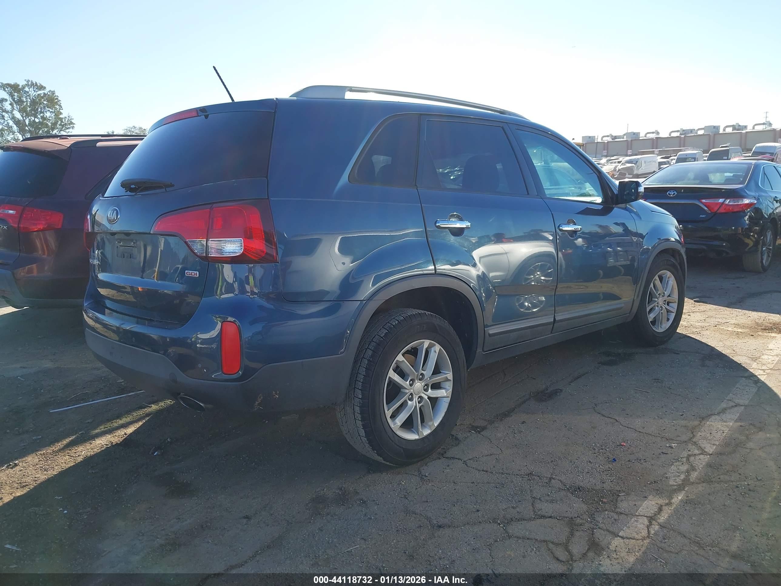 KIA SORENTO image 4