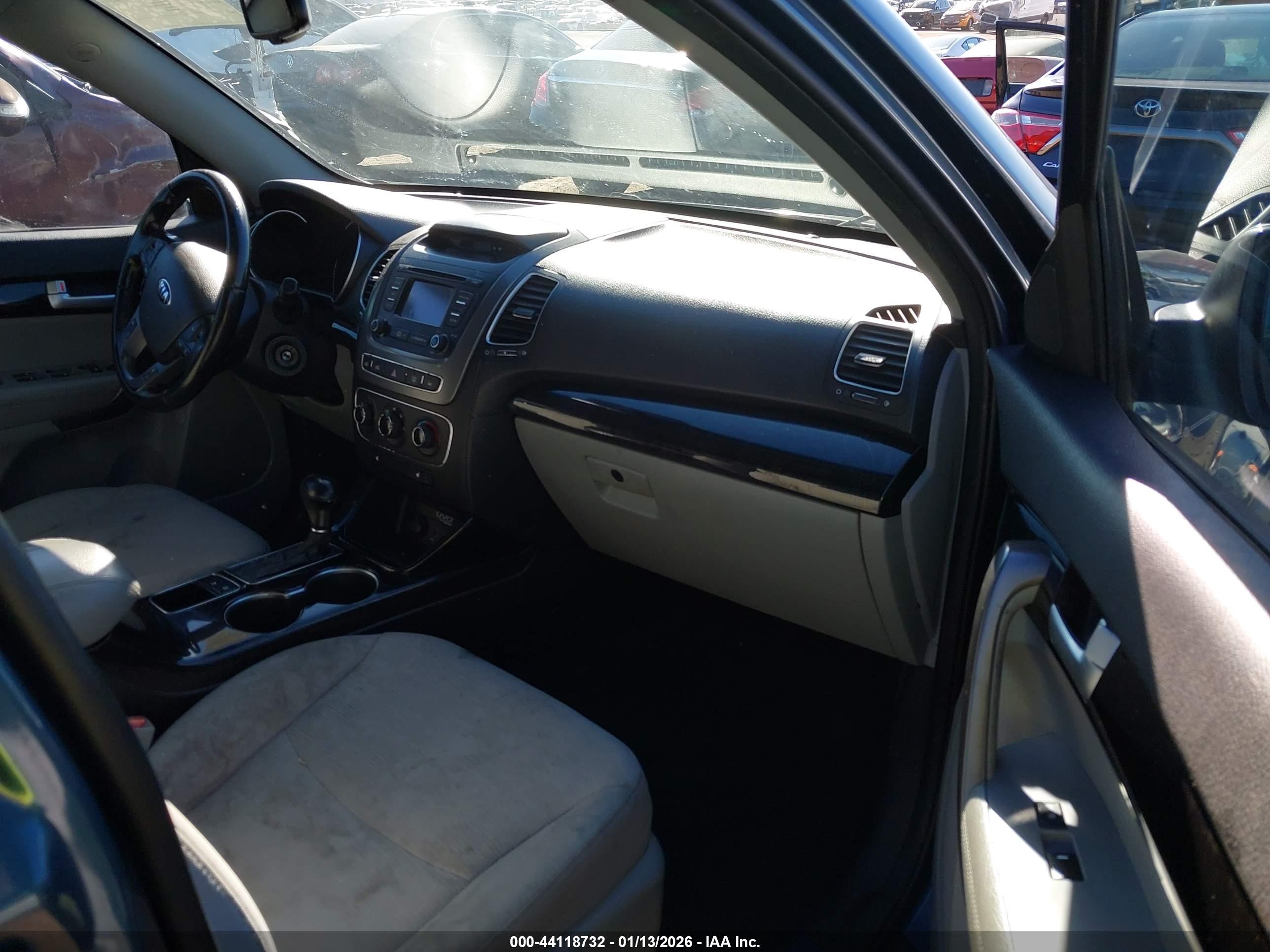 KIA SORENTO image 5