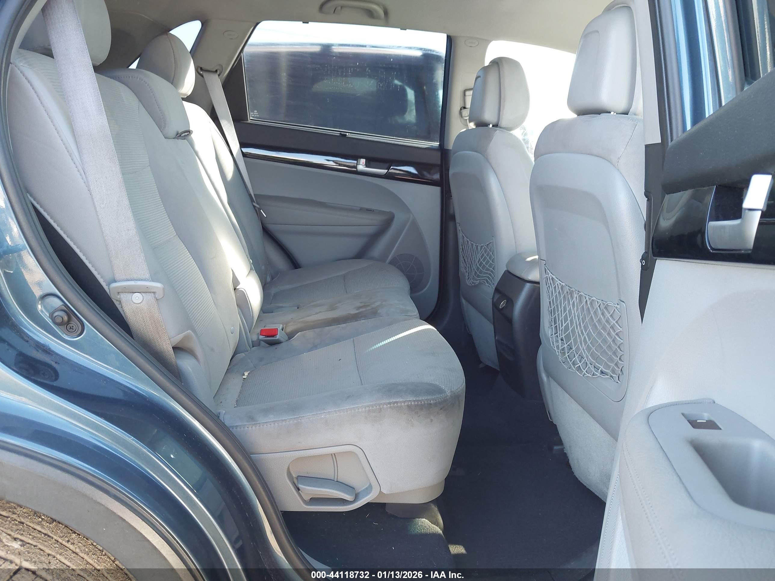 KIA SORENTO image 8