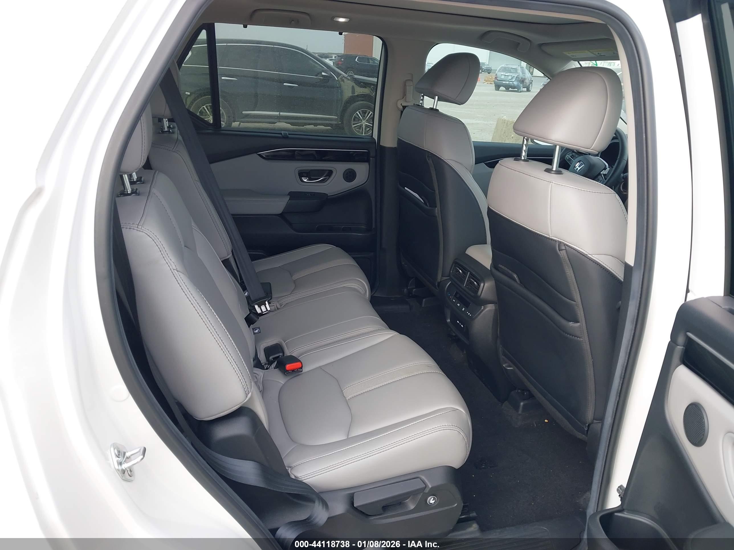 HONDA PILOT image 8
