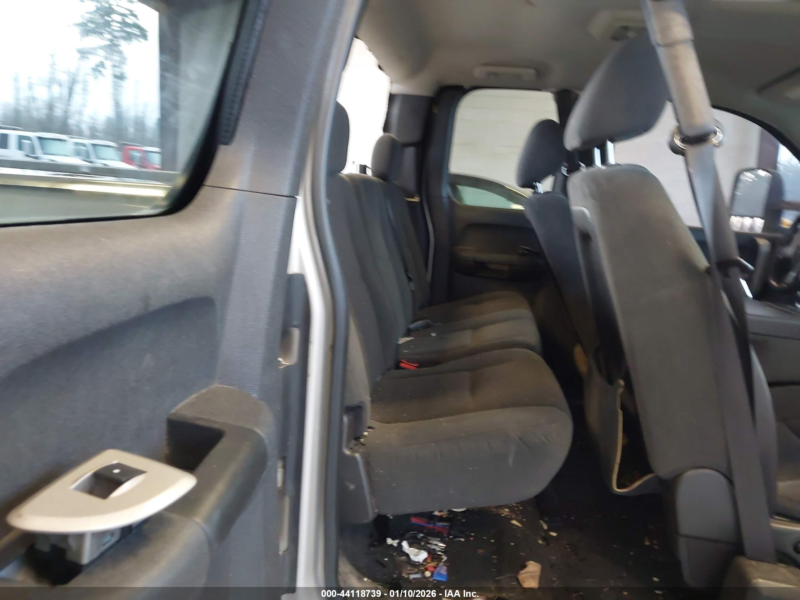 CHEVROLET SILVERADO image 8