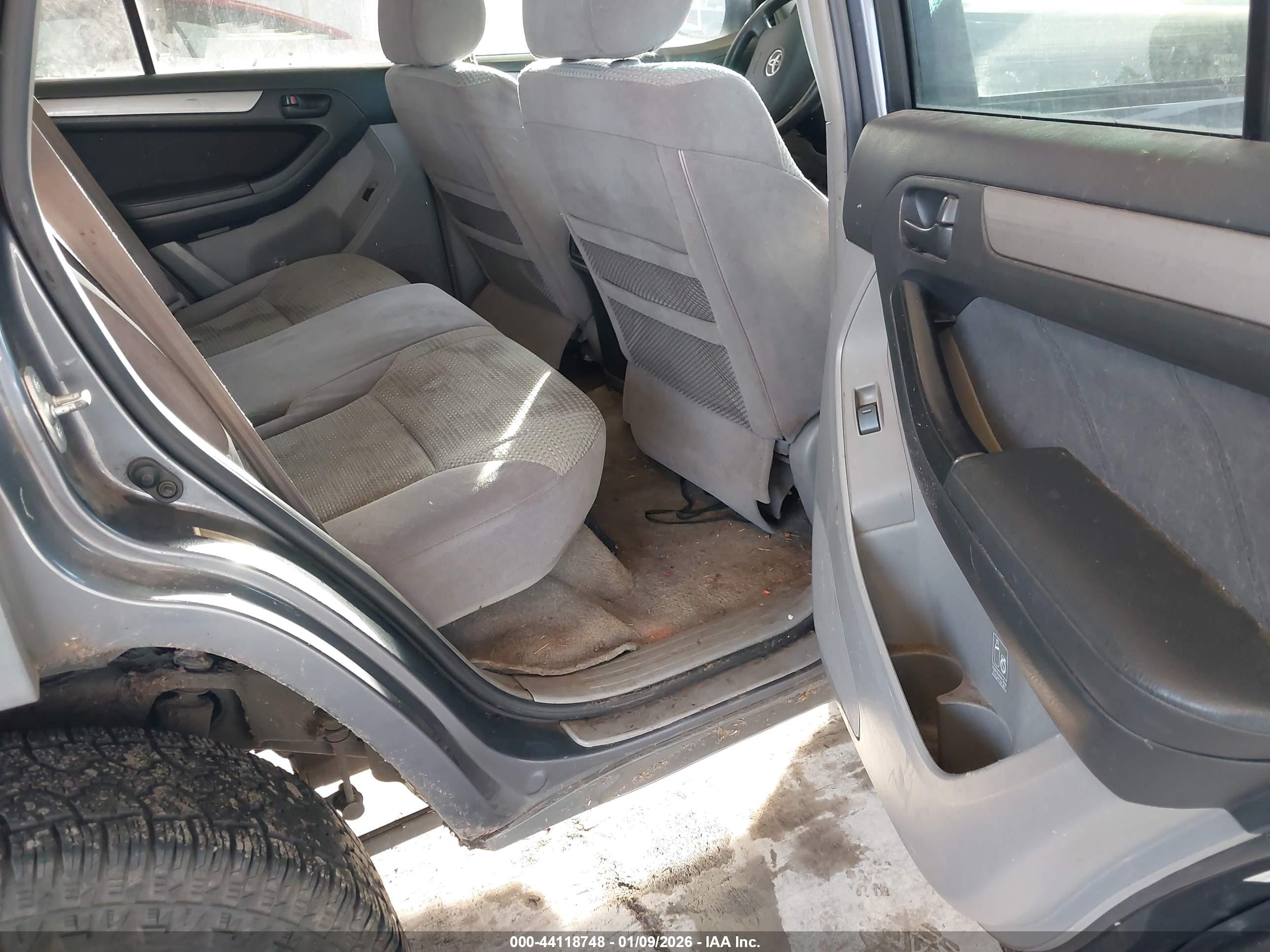TOYOTA 4RUNNER image 8