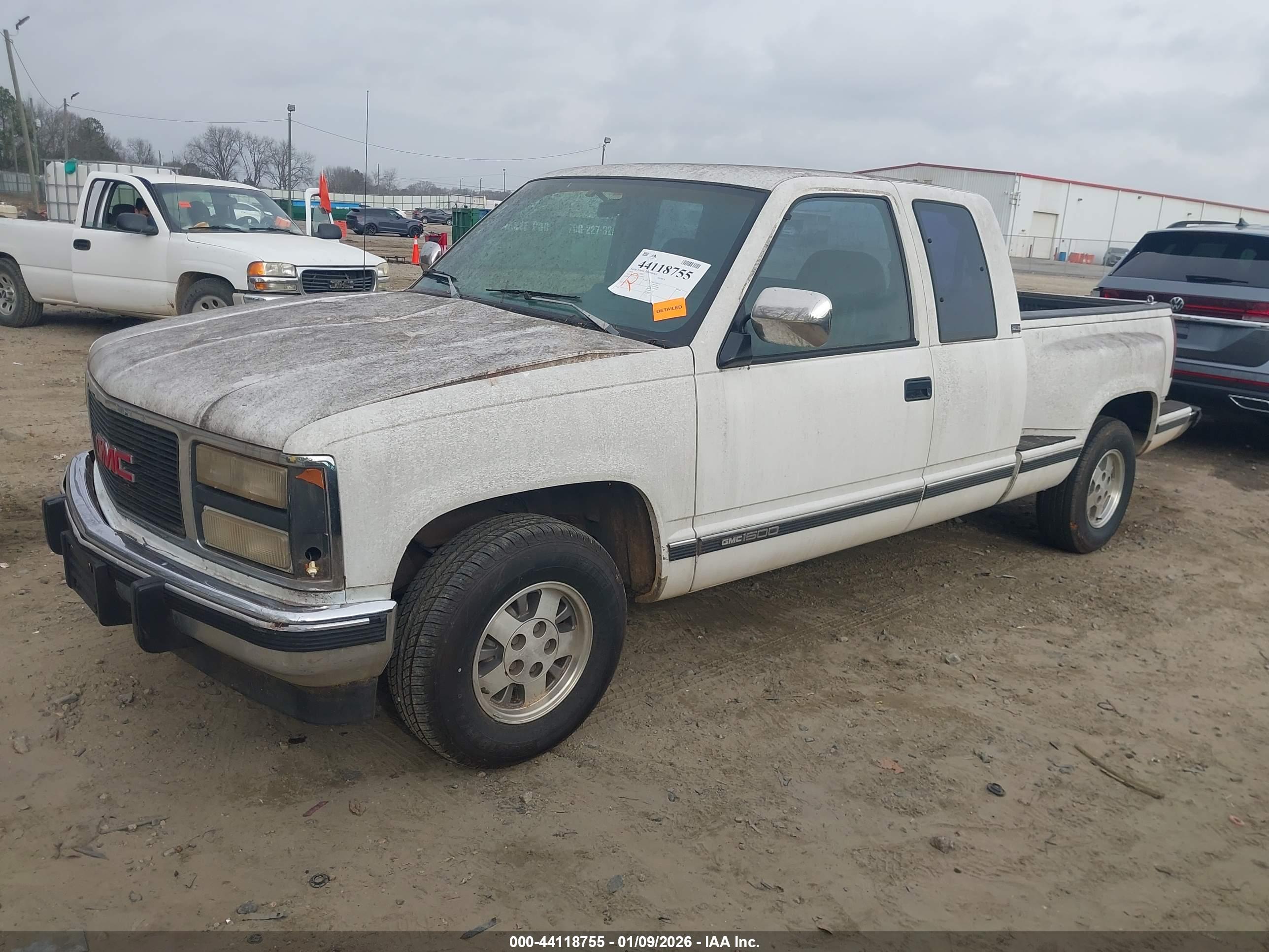 GMC SIERRA image 2