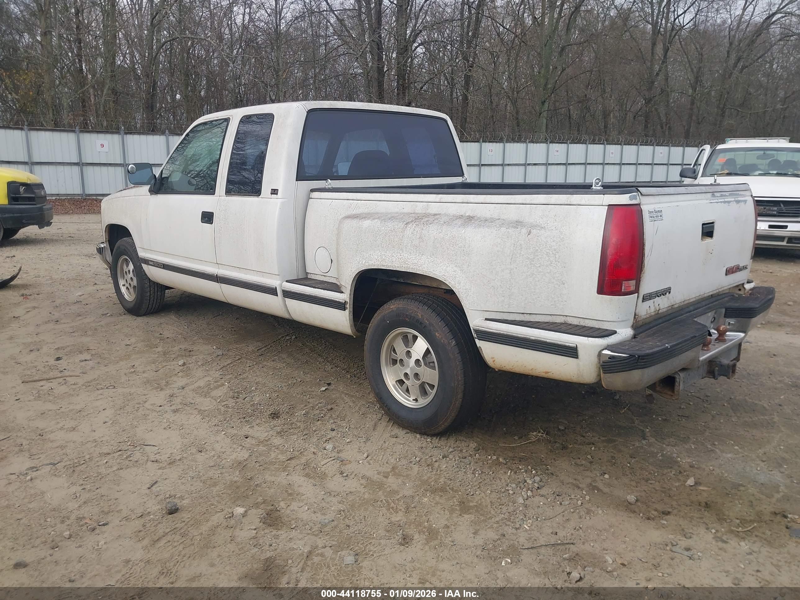 GMC SIERRA image 3