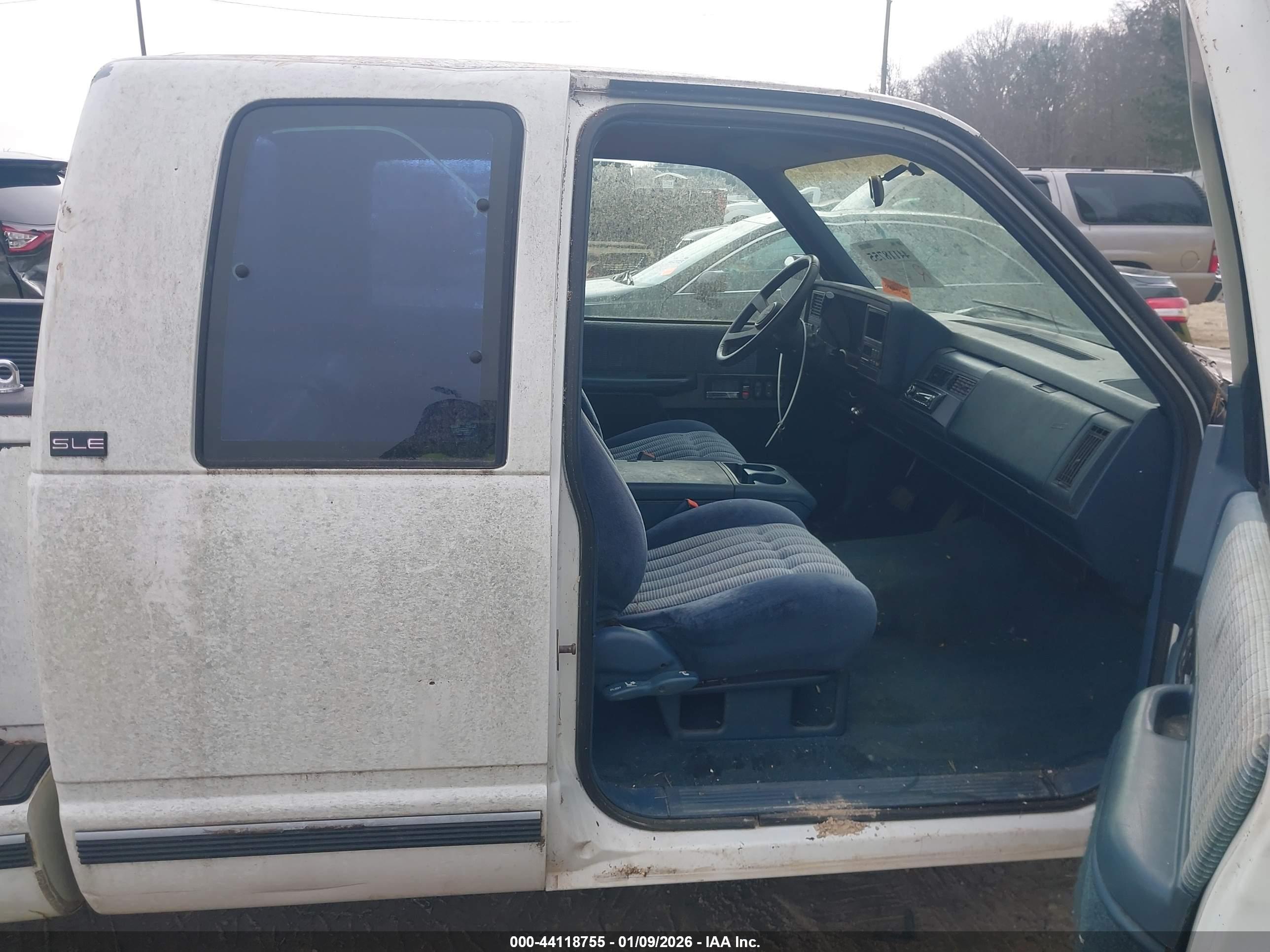 GMC SIERRA image 5