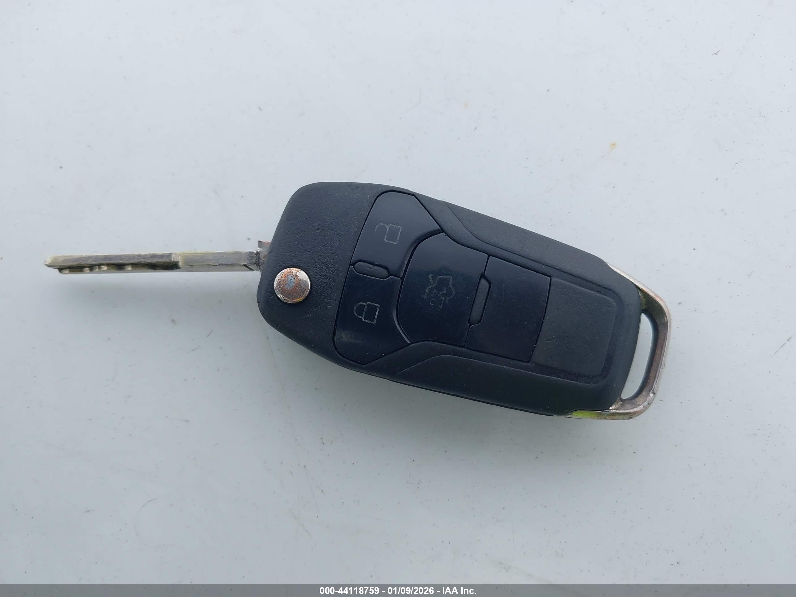 FORD FUSION image 11