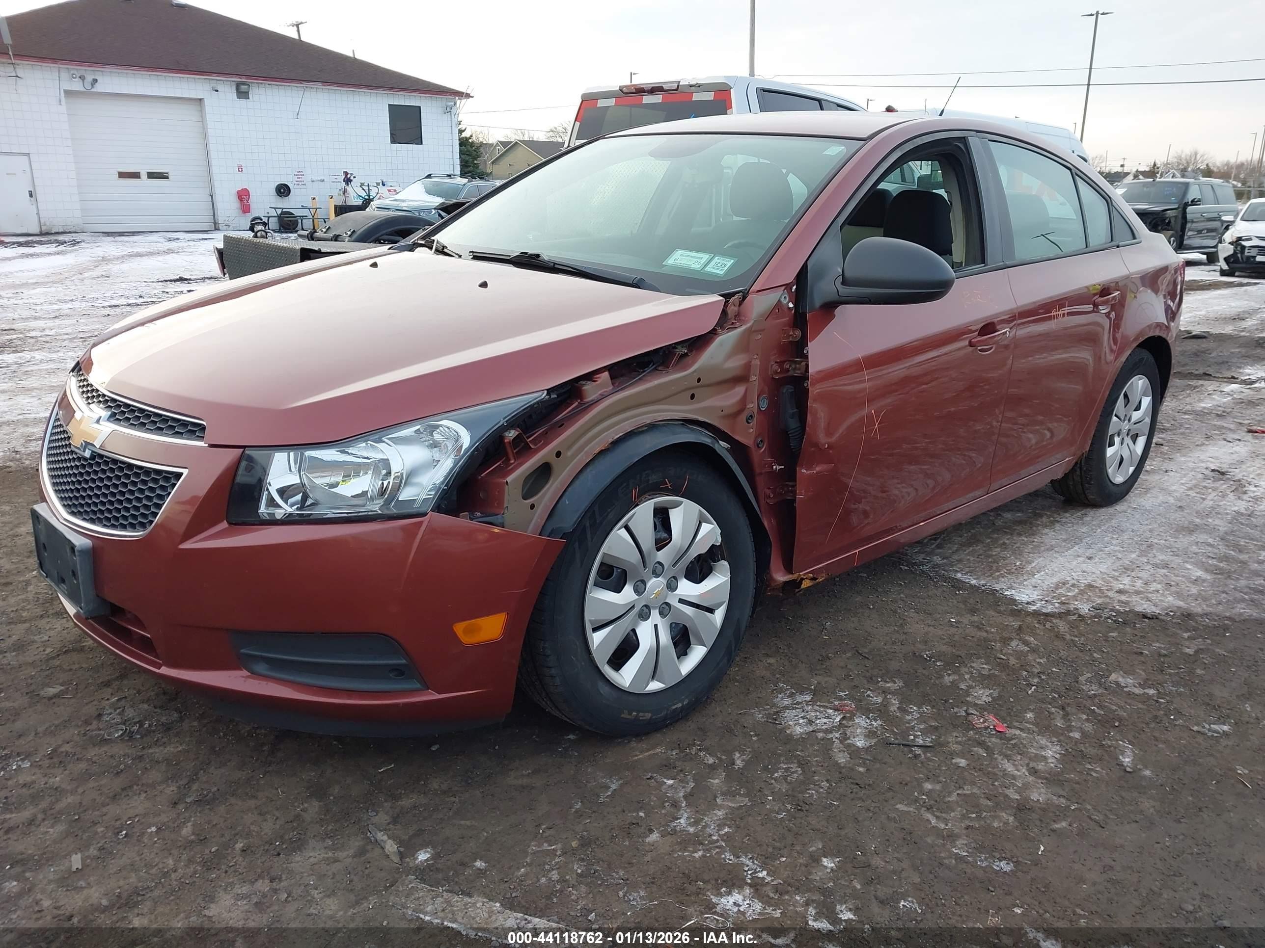 CHEVROLET CRUZE image 2