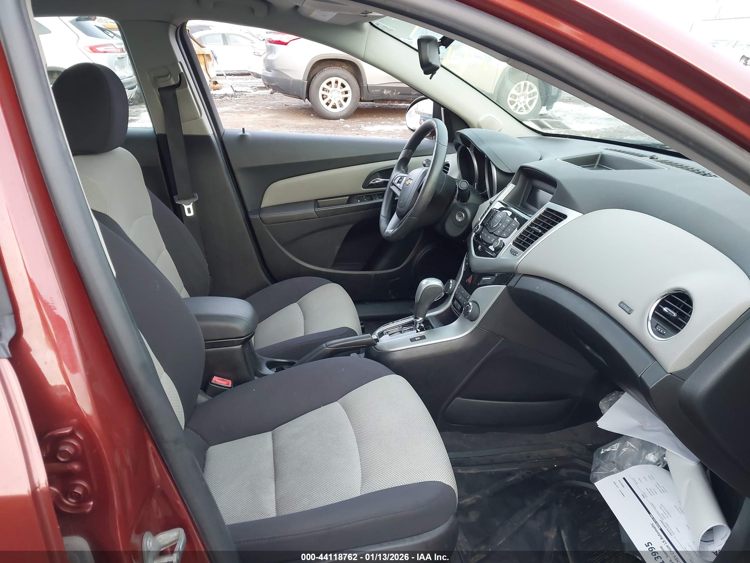 CHEVROLET CRUZE image 5