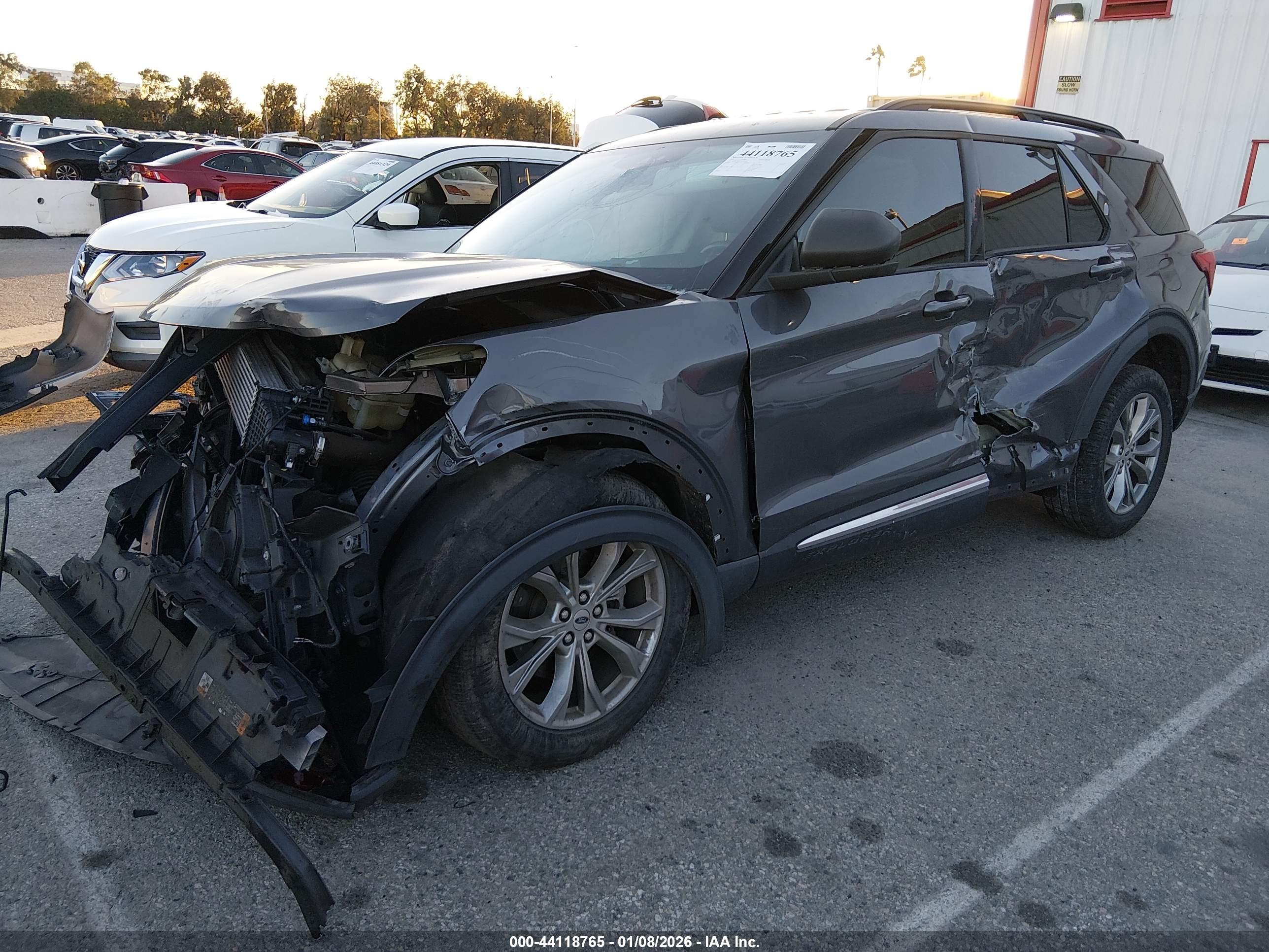 FORD EXPLORER image 2